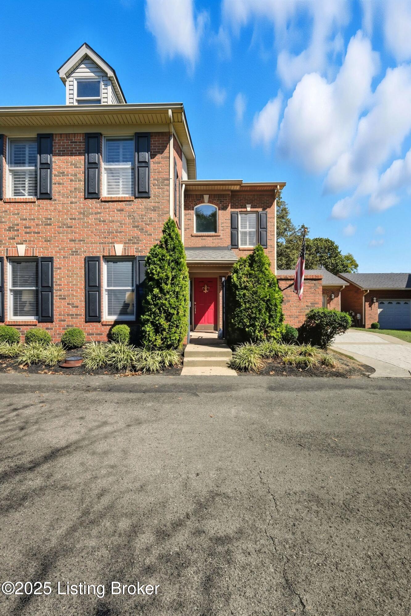 709 Tunbridge Wells Ln