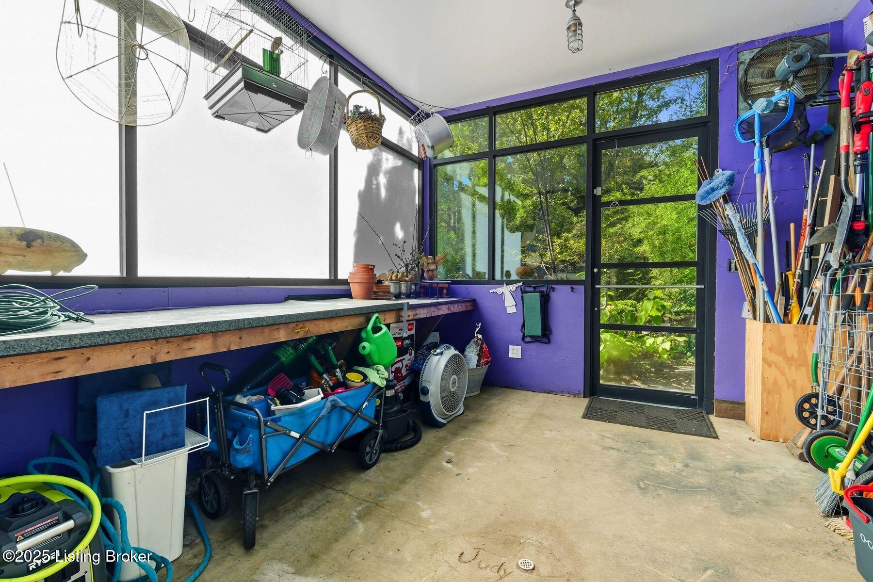 12108 Locust Ln