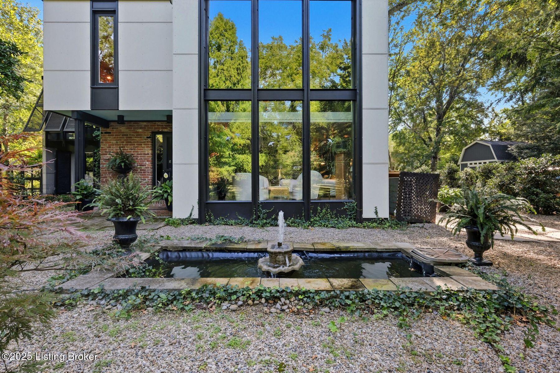 12108 Locust Ln
