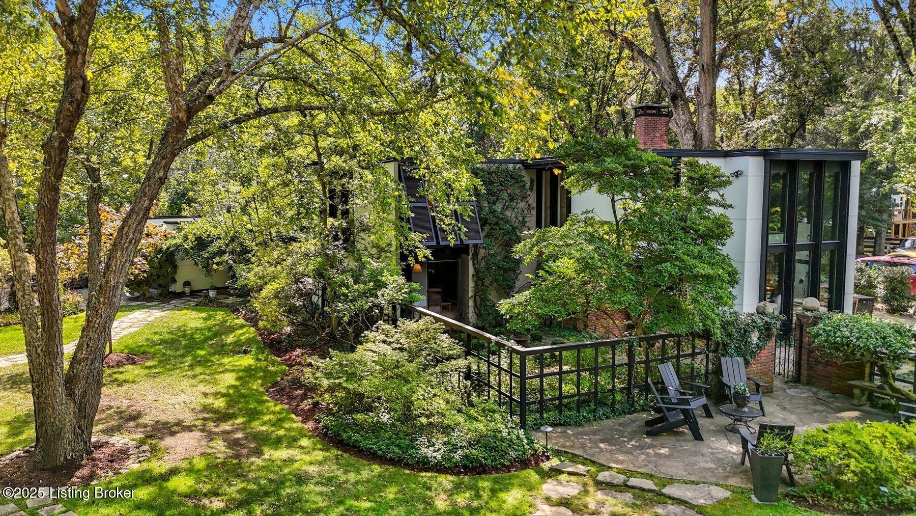 12108 Locust Ln