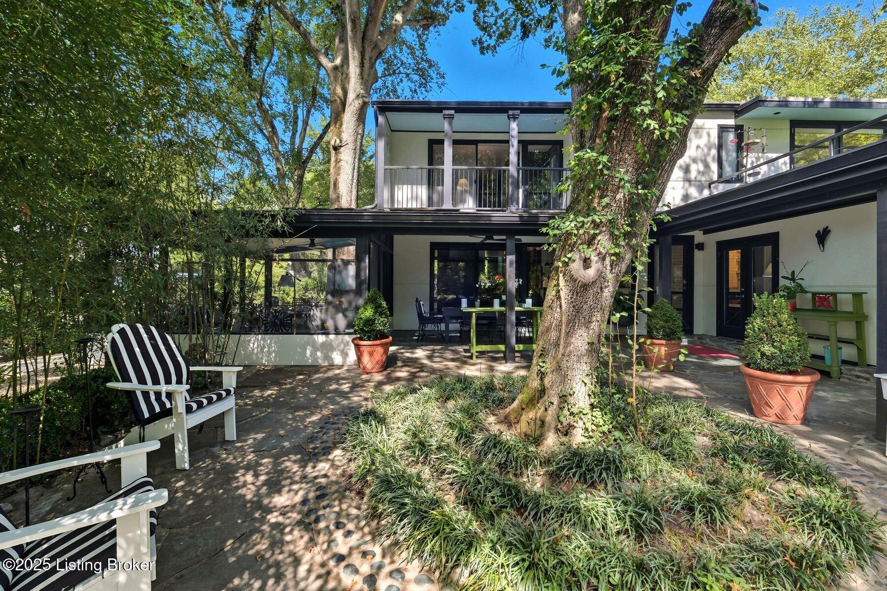 12108 Locust Ln