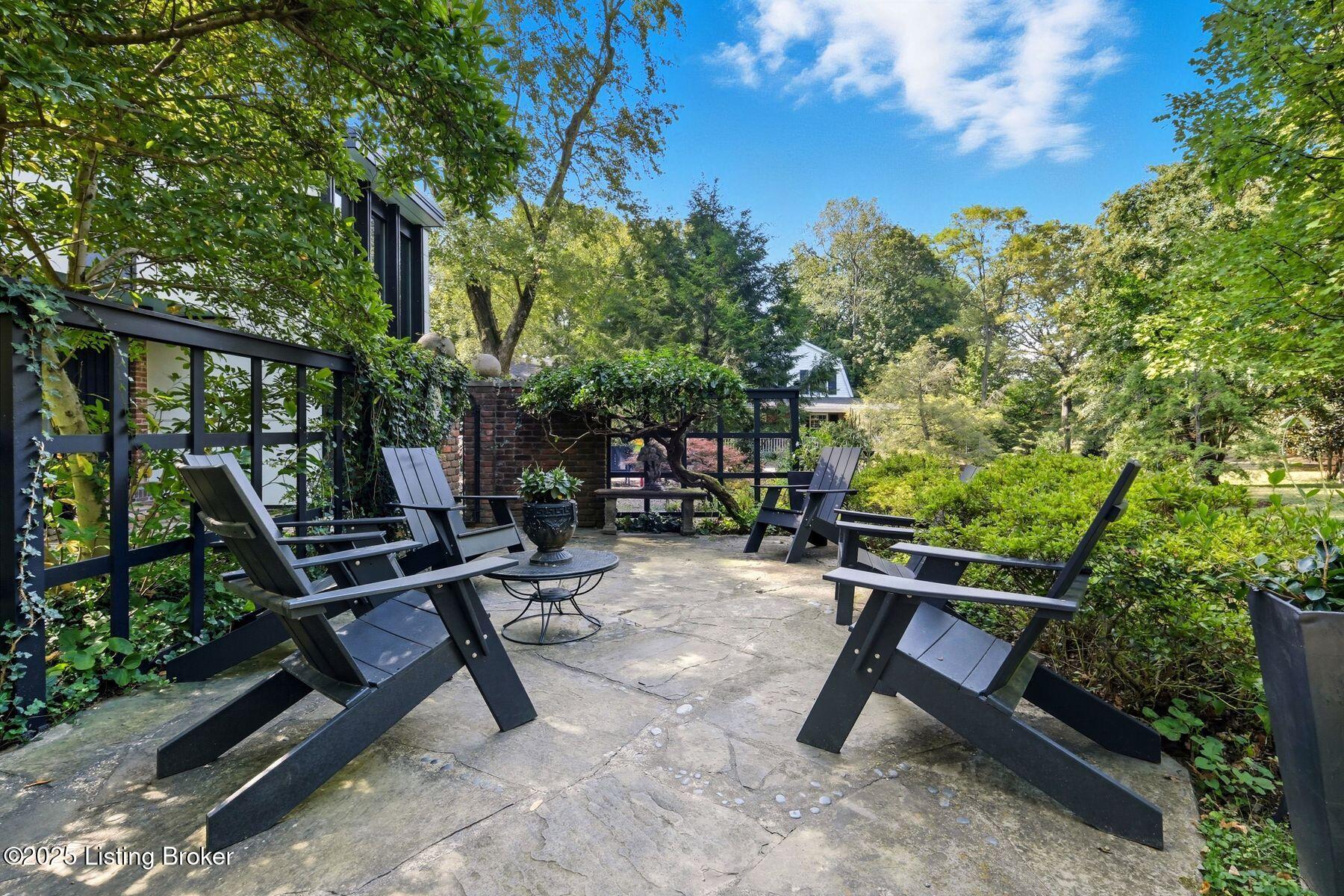 12108 Locust Ln