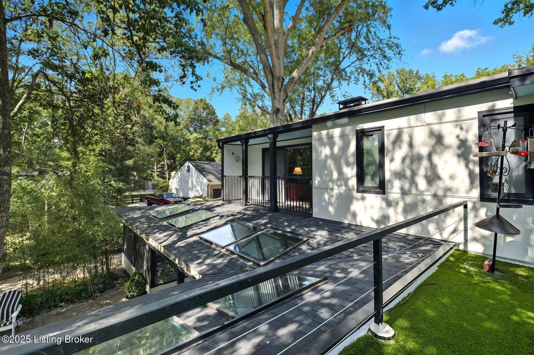 12108 Locust Ln