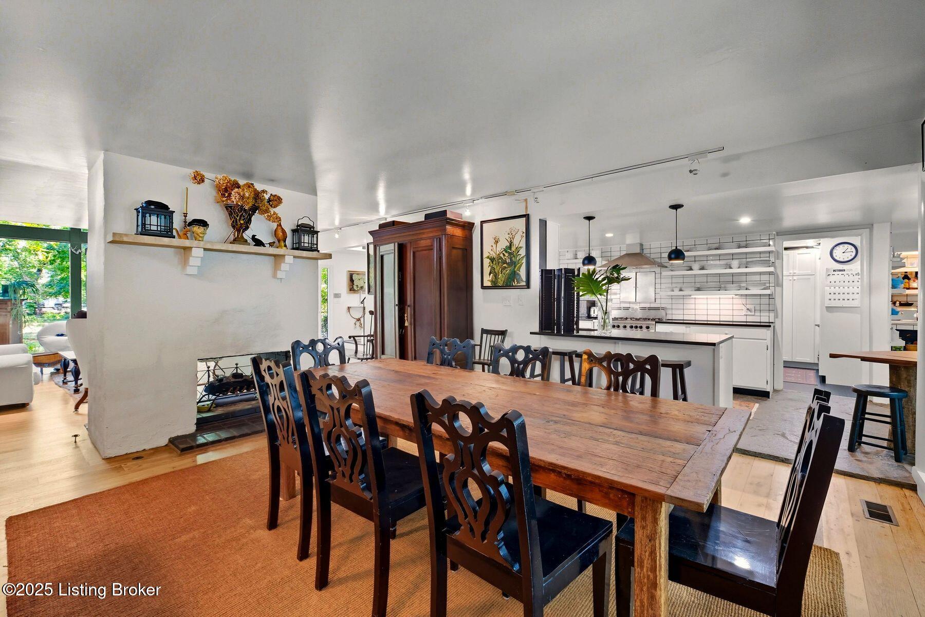 12108 Locust Ln