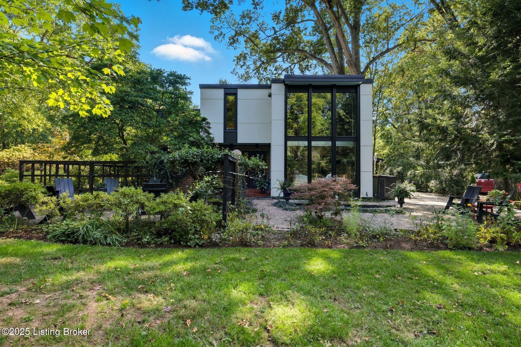 12108 Locust Ln