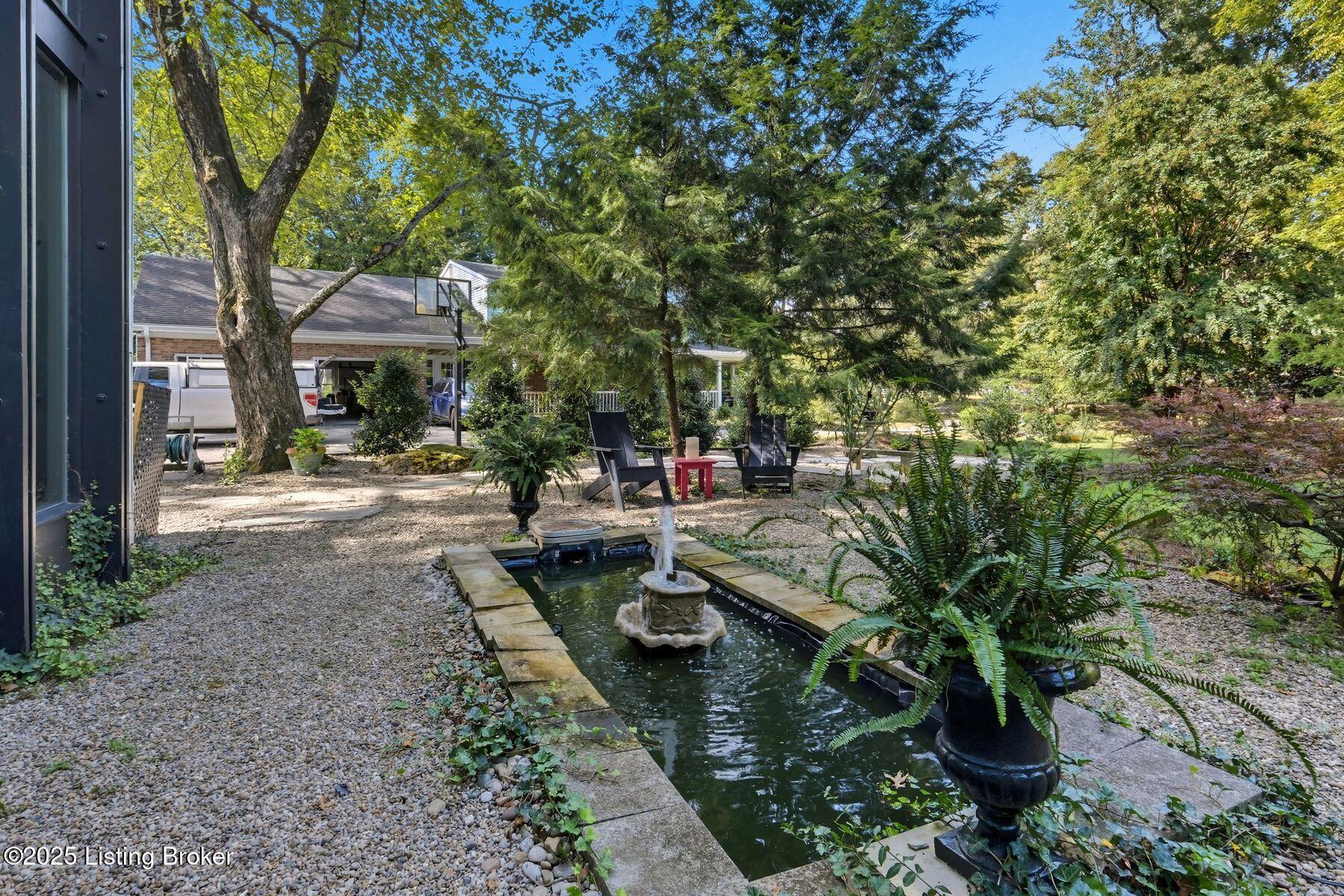 12108 Locust Ln