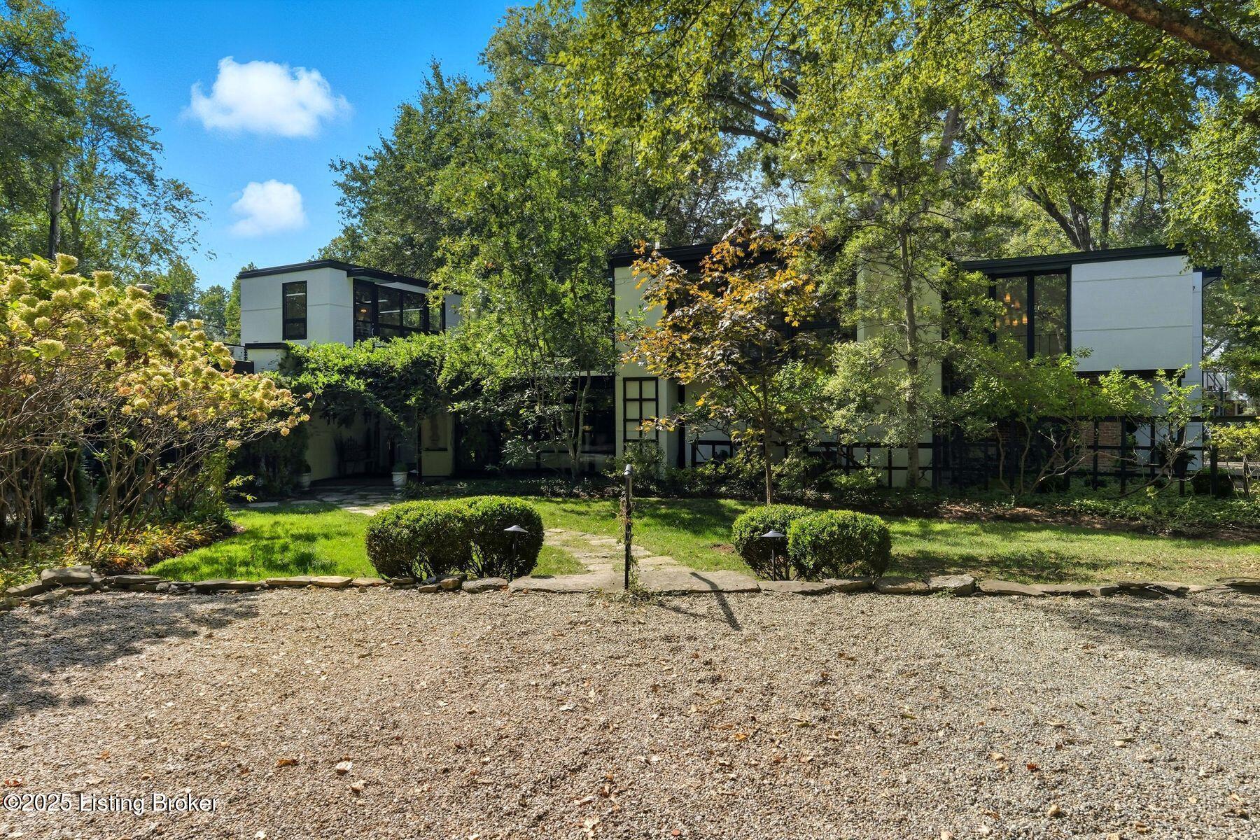 12108 Locust Ln