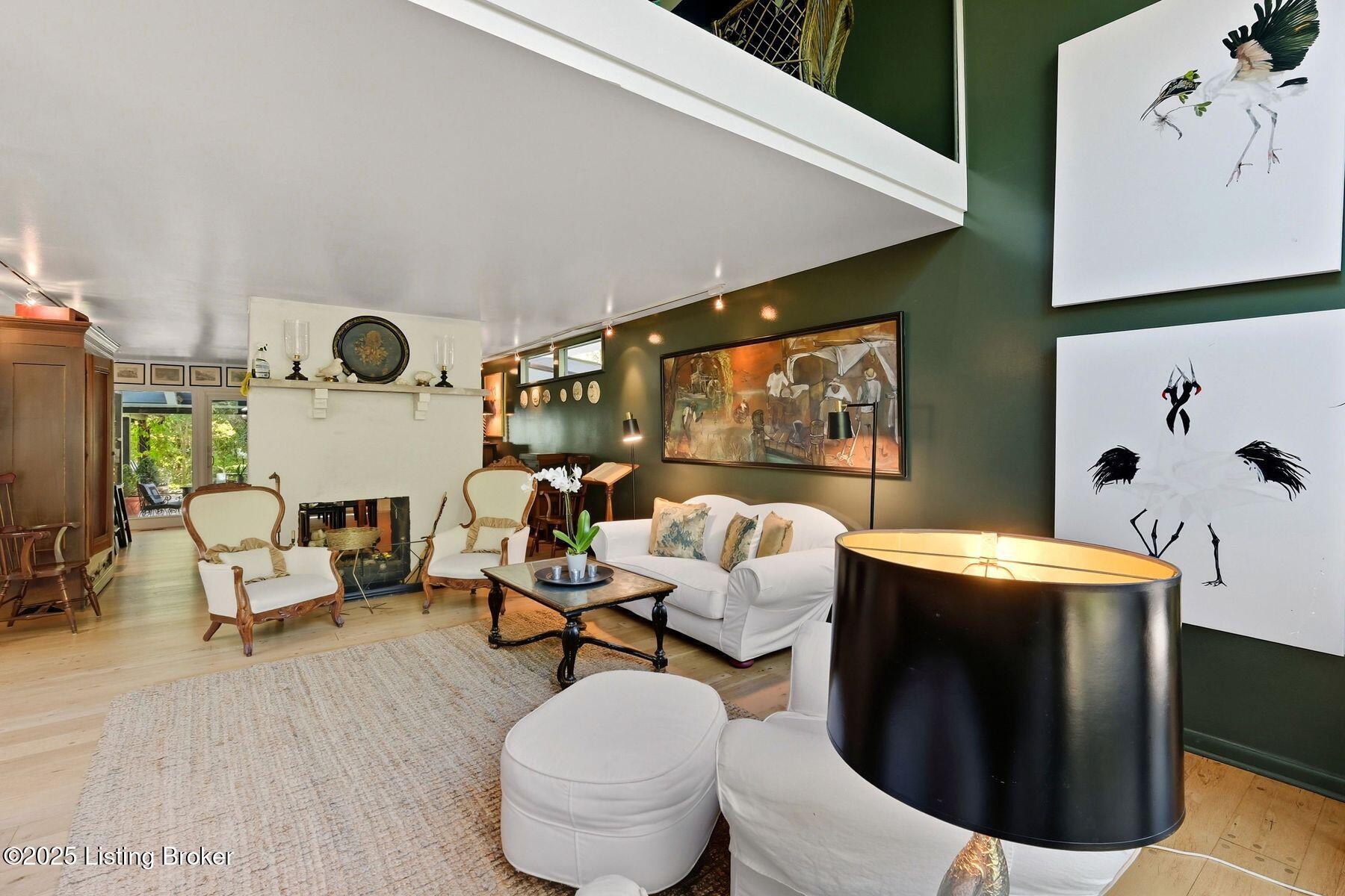 12108 Locust Ln