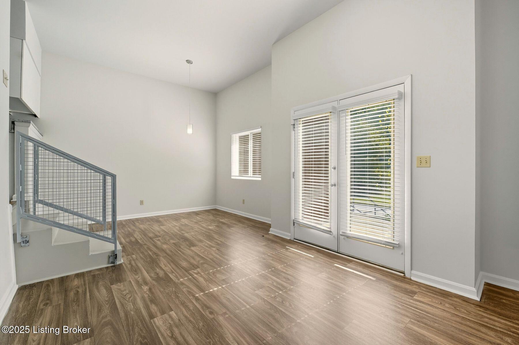 2745 Grinstead Dr APT 100