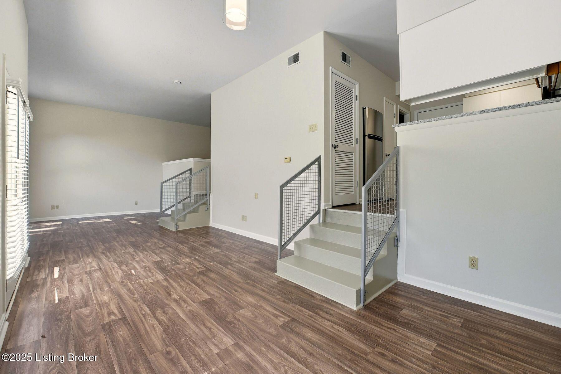 2745 Grinstead Dr APT 100