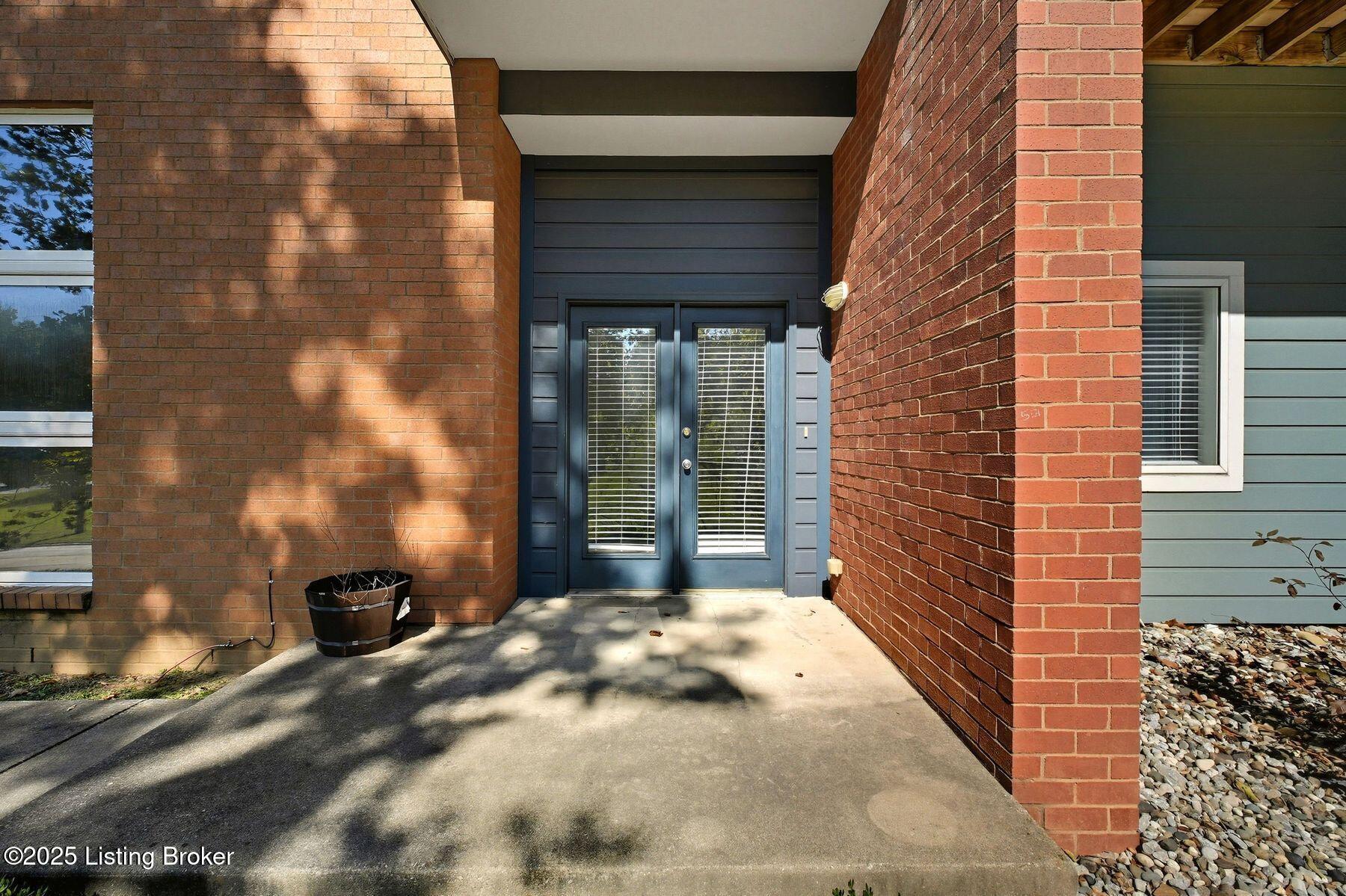 2745 Grinstead Dr APT 100