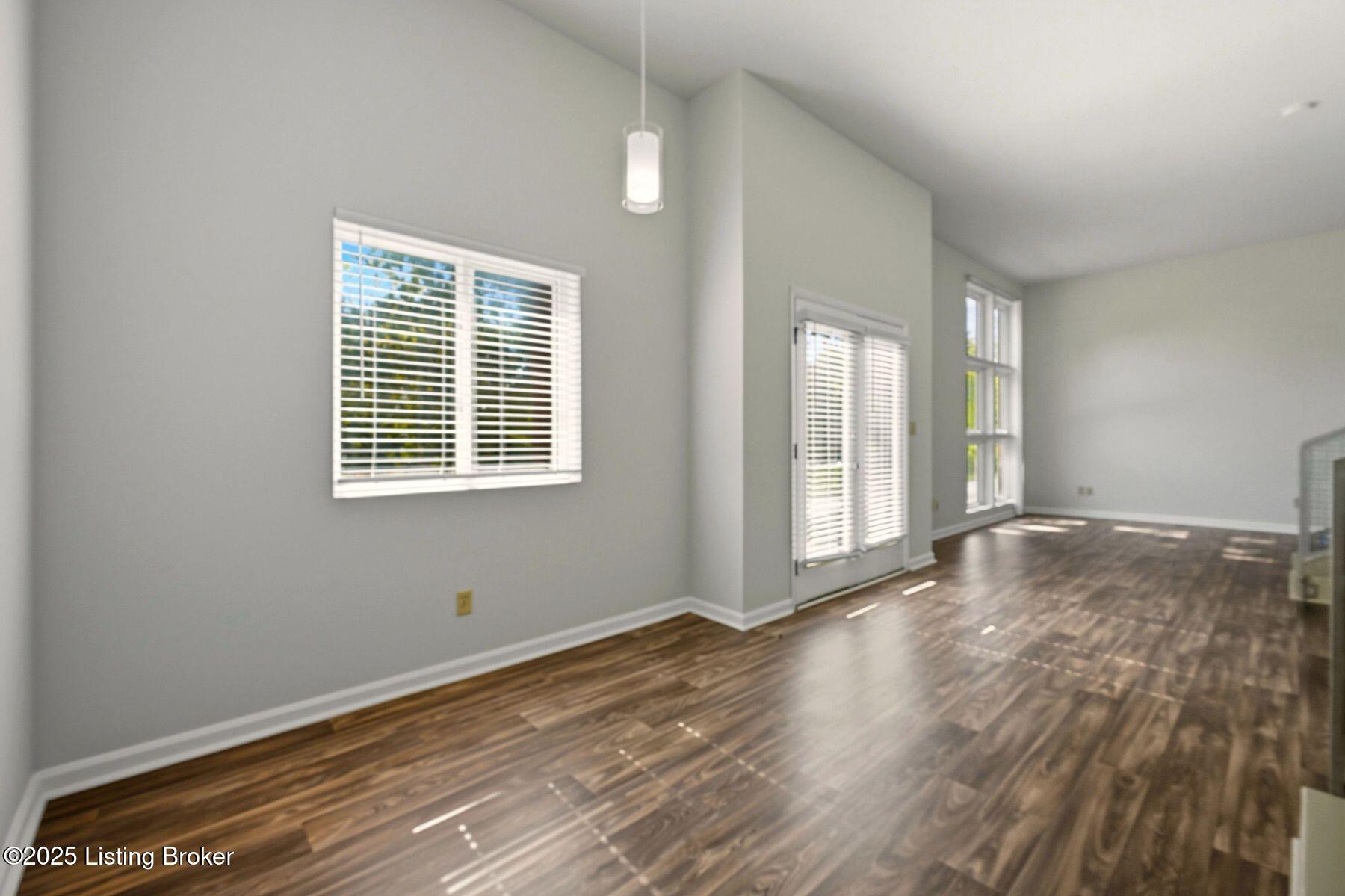 2745 Grinstead Dr APT 100
