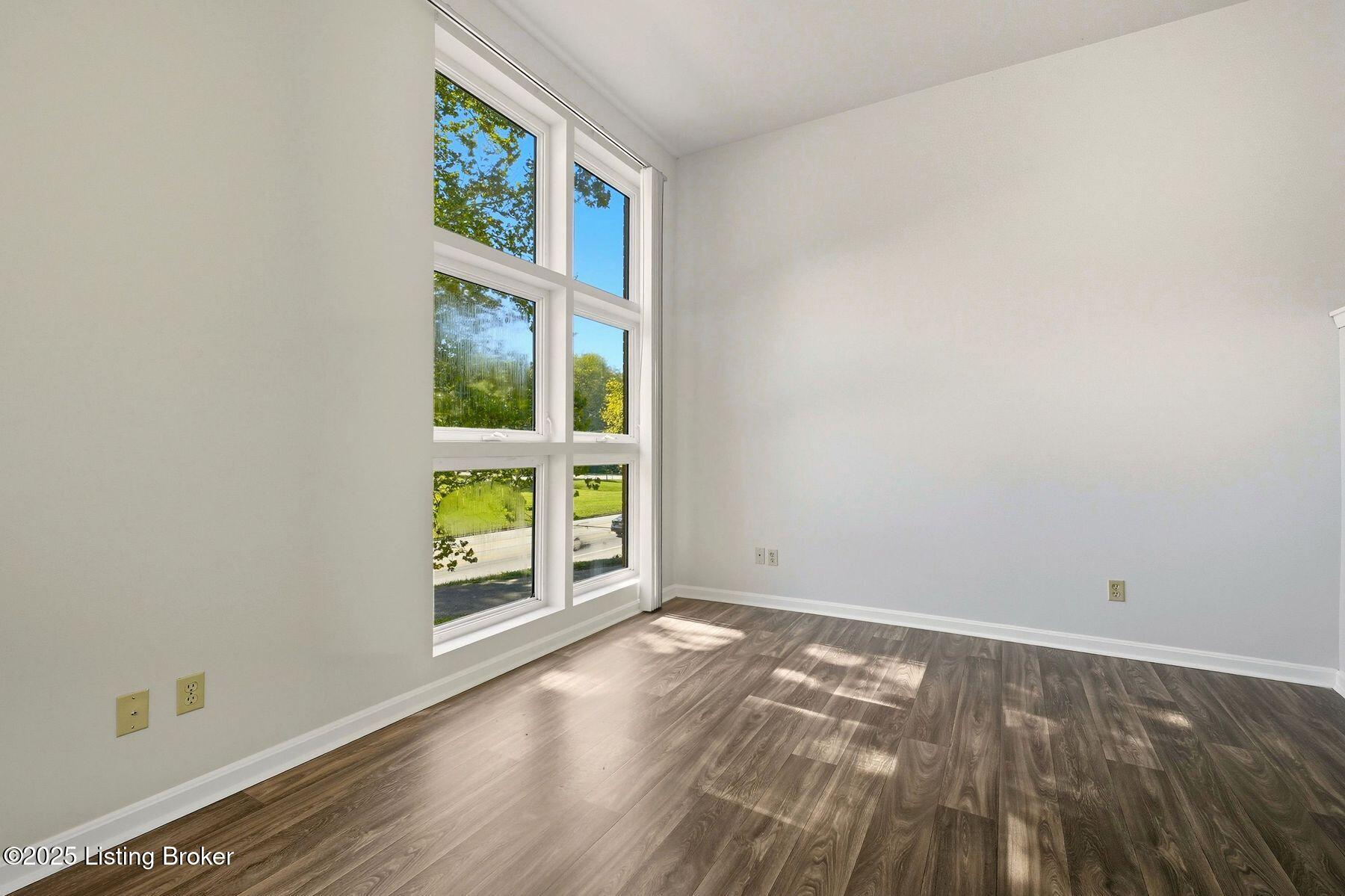 2745 Grinstead Dr APT 100