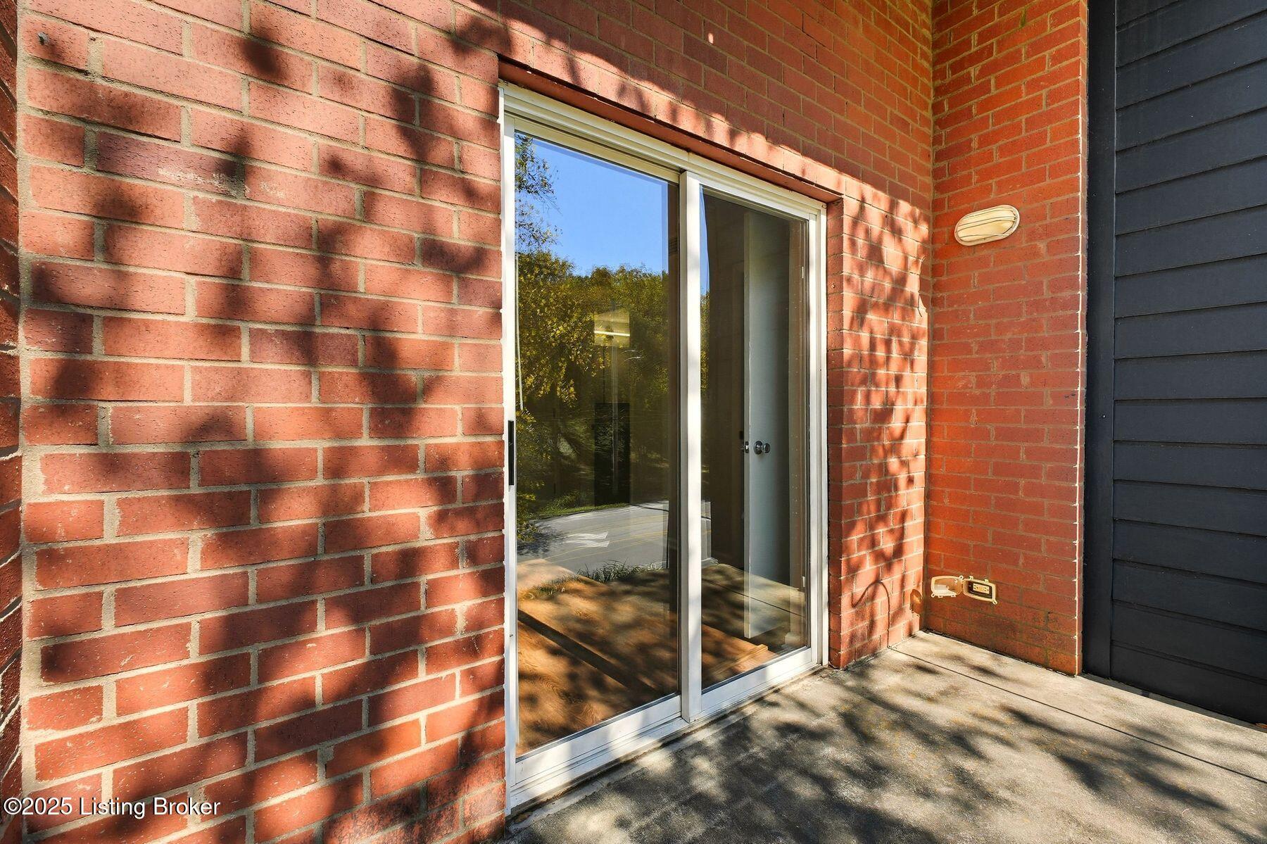 2745 Grinstead Dr 106