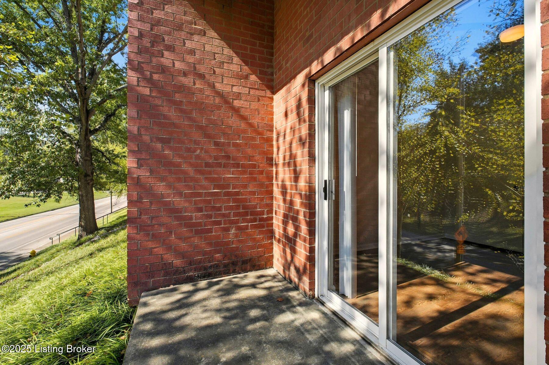 2745 Grinstead Dr 106