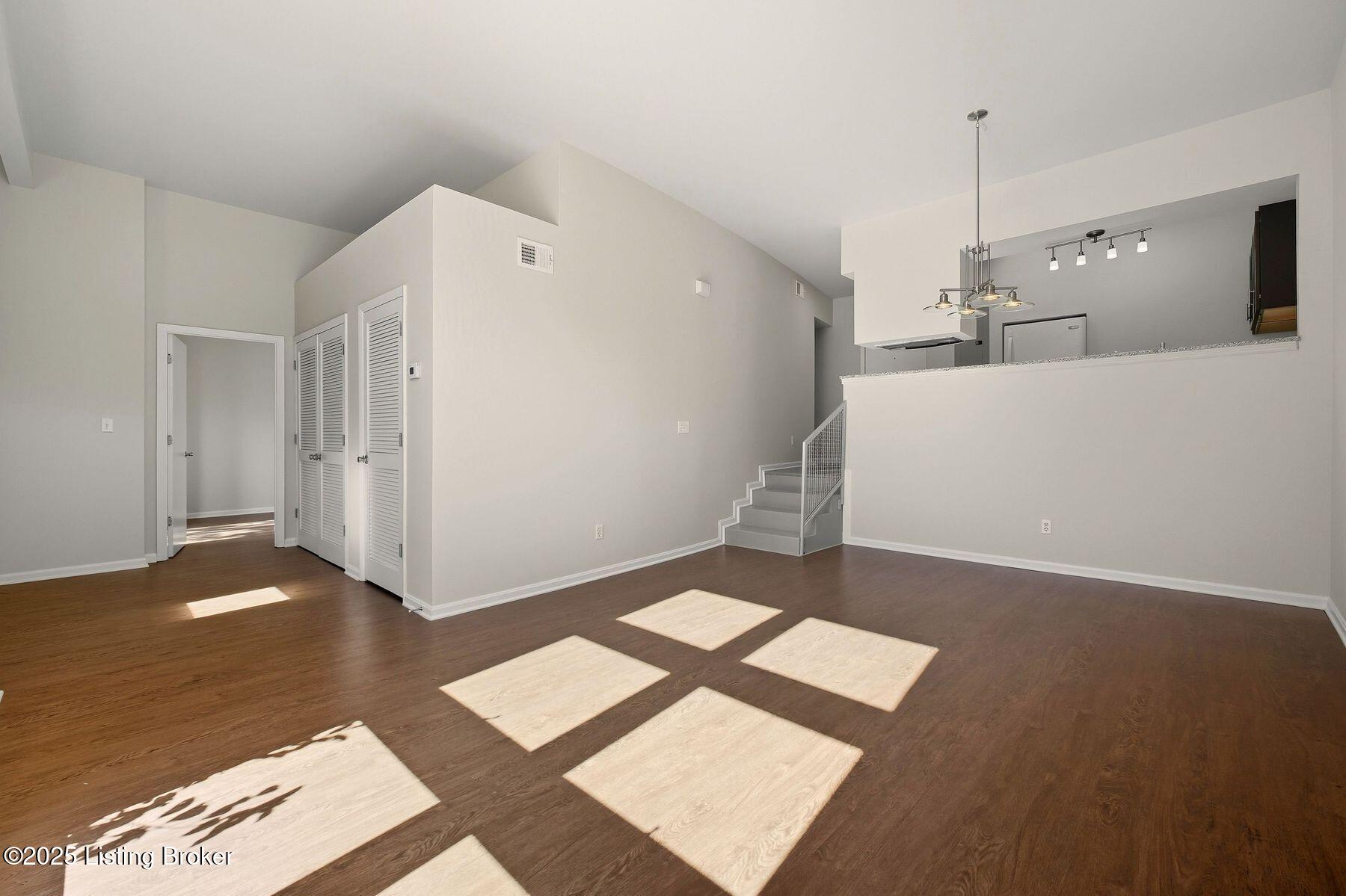 2745 Grinstead Dr 106