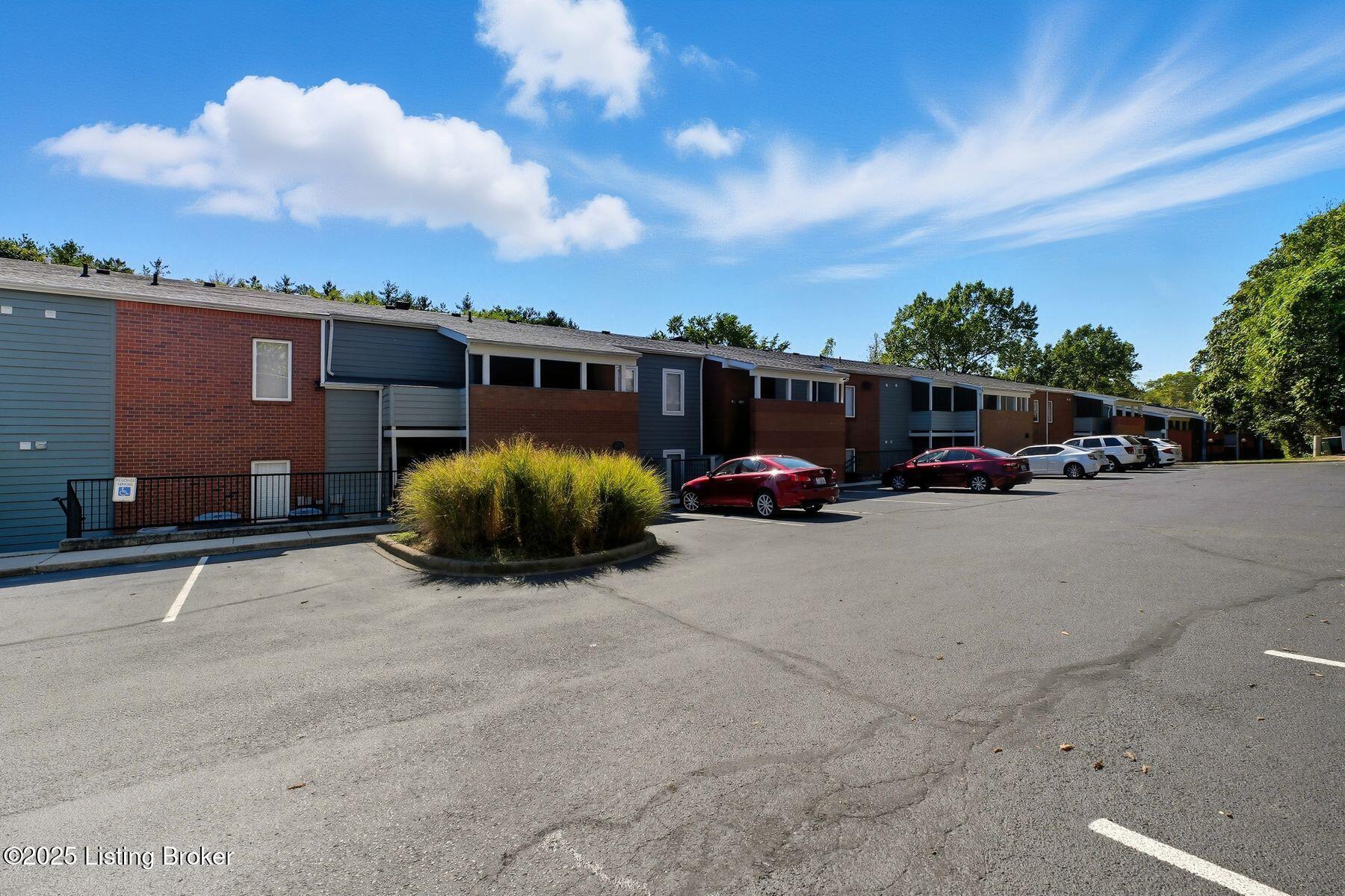 2745 Grinstead Dr 106