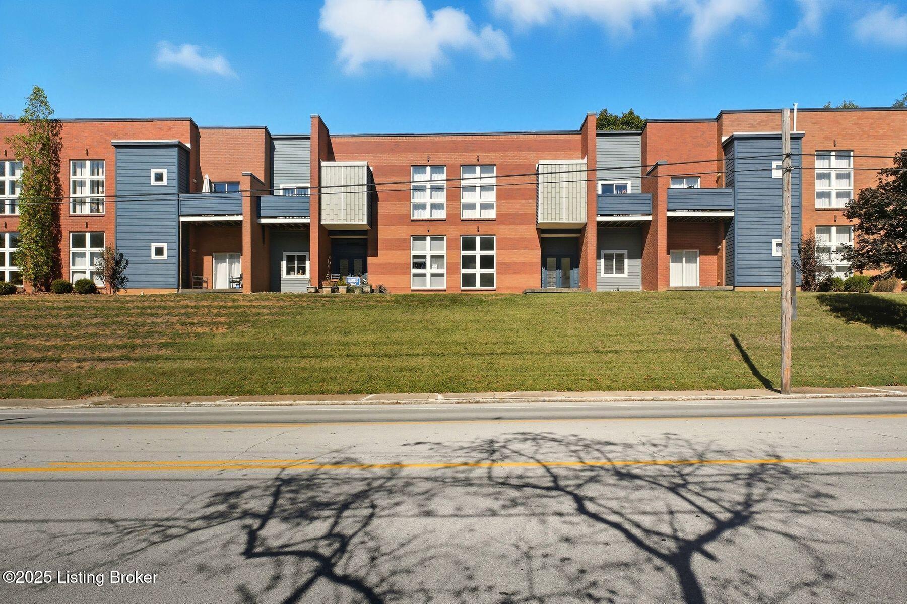 2745 Grinstead Dr 106
