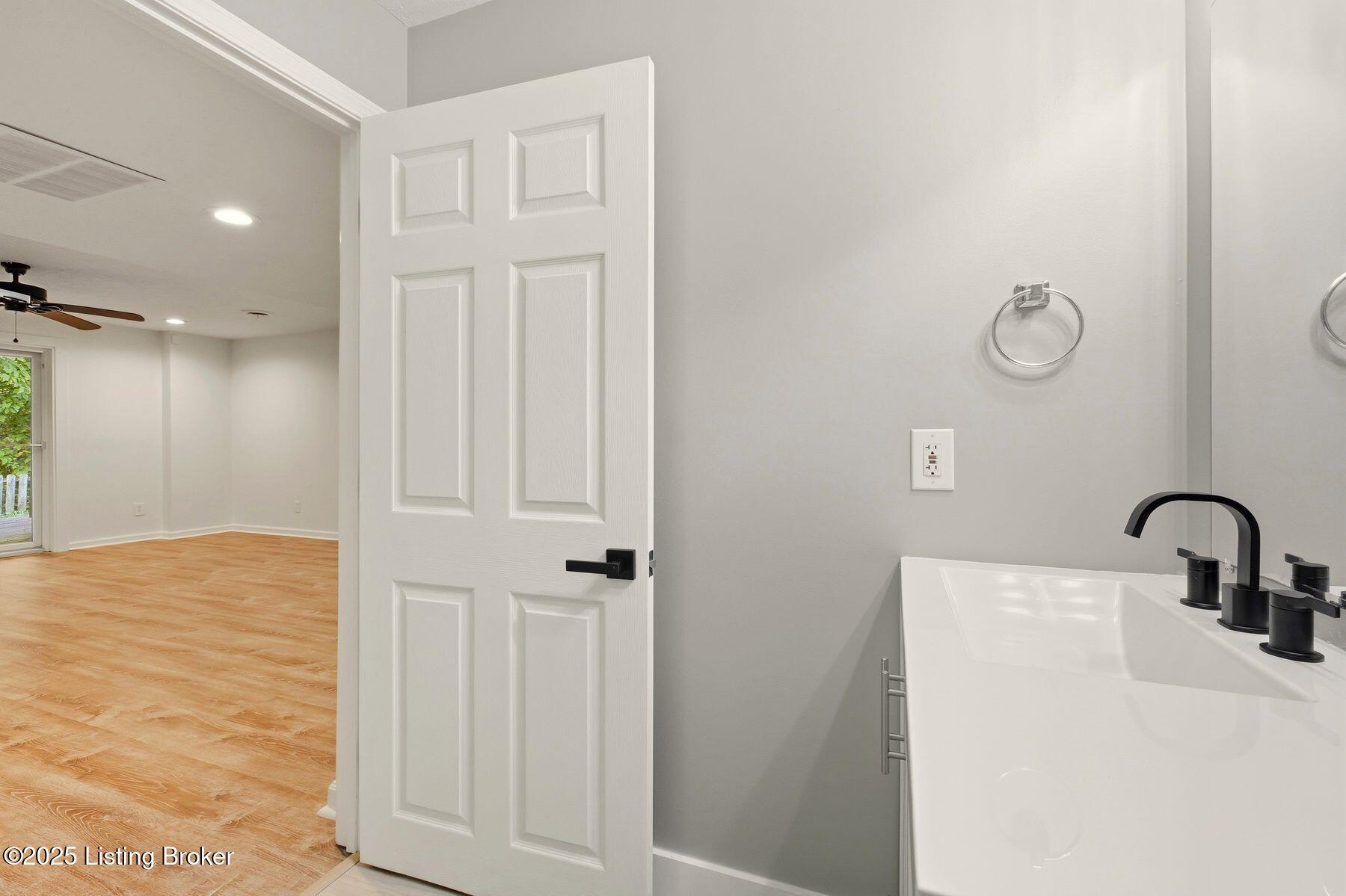 5202 Rainmaker Ct
