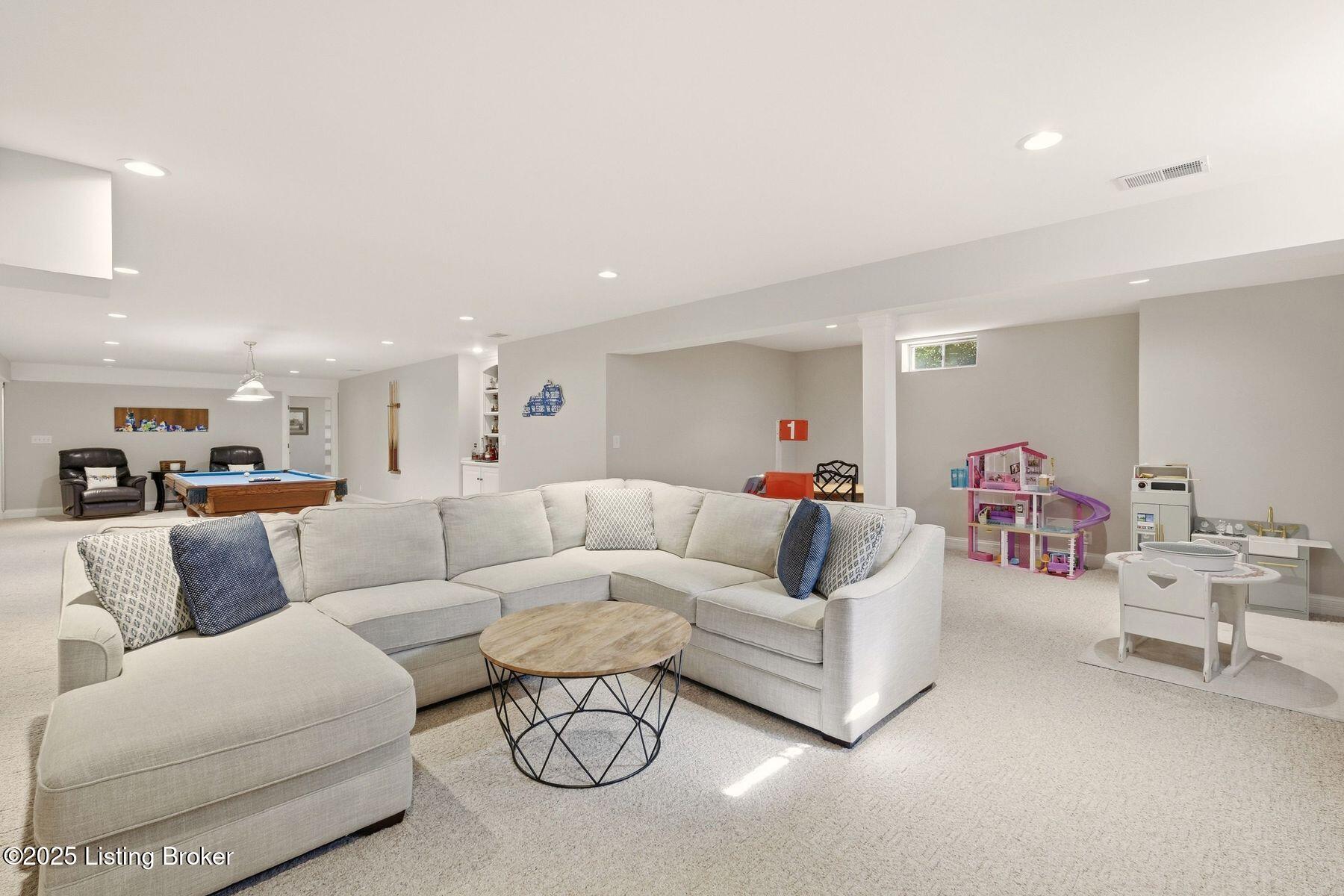 12613 Ridgemoor Dr