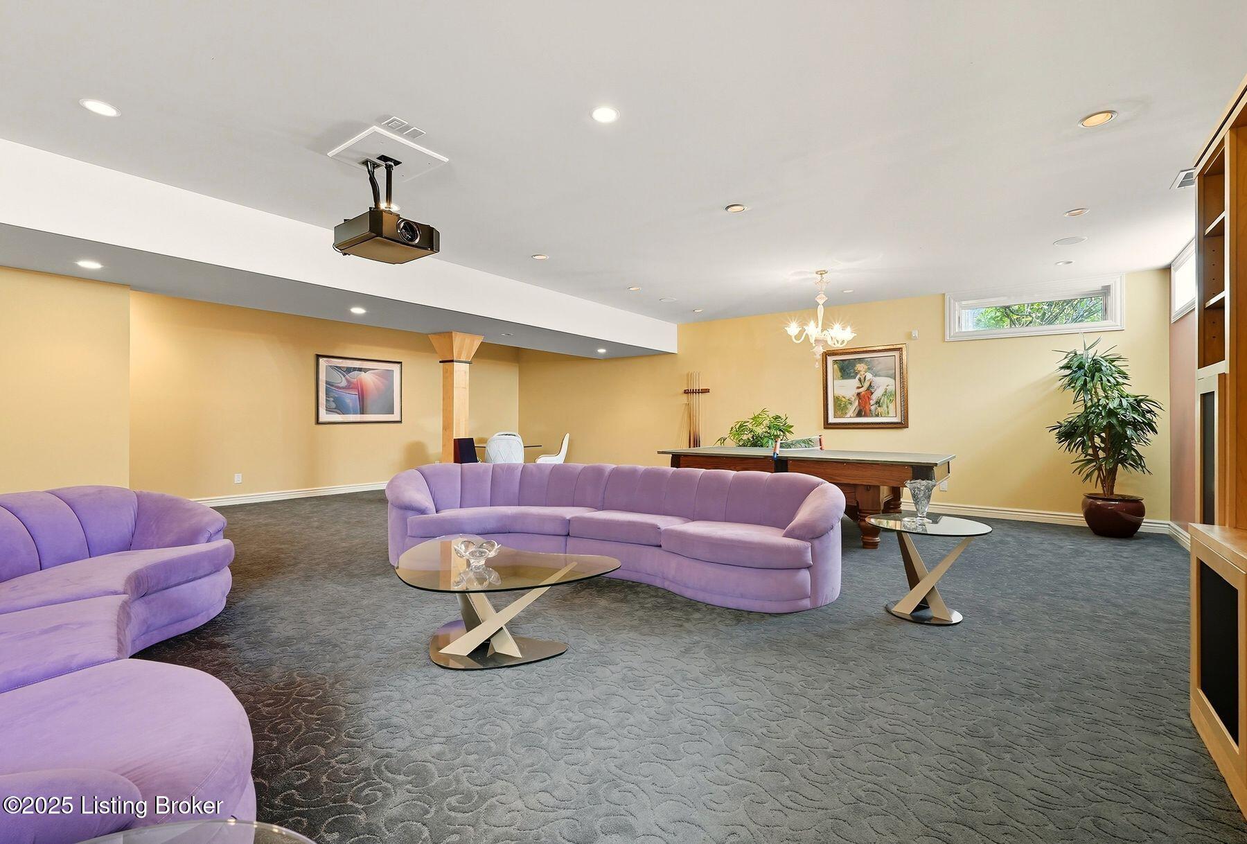 6 Wolf Pen Ln