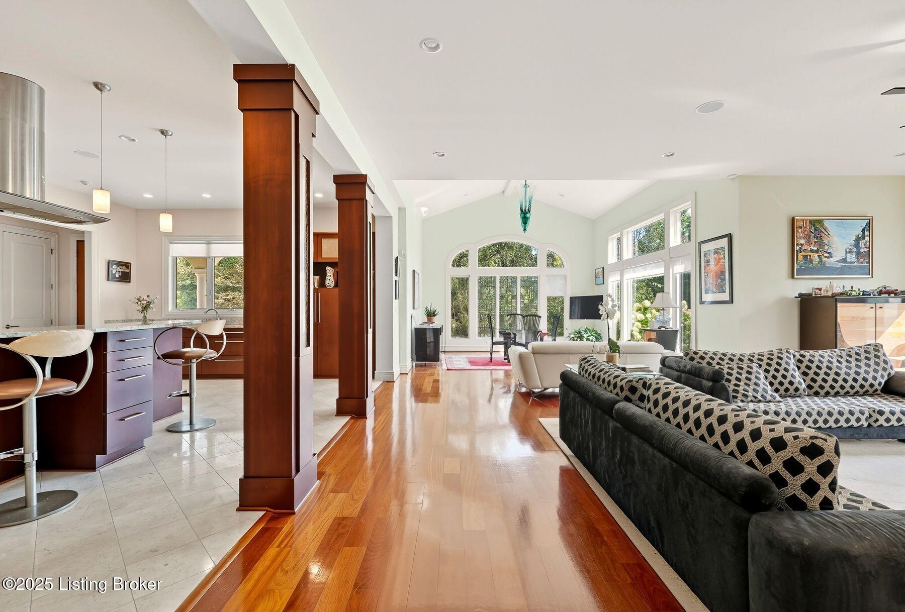 6 Wolf Pen Ln