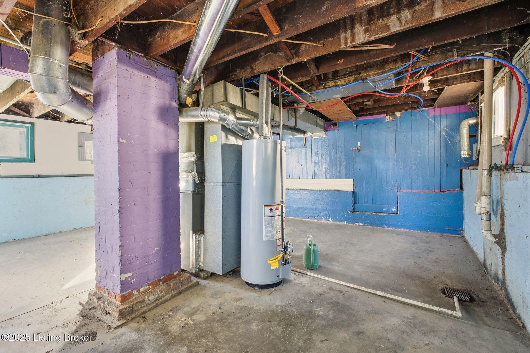 1225 Manitau Ave