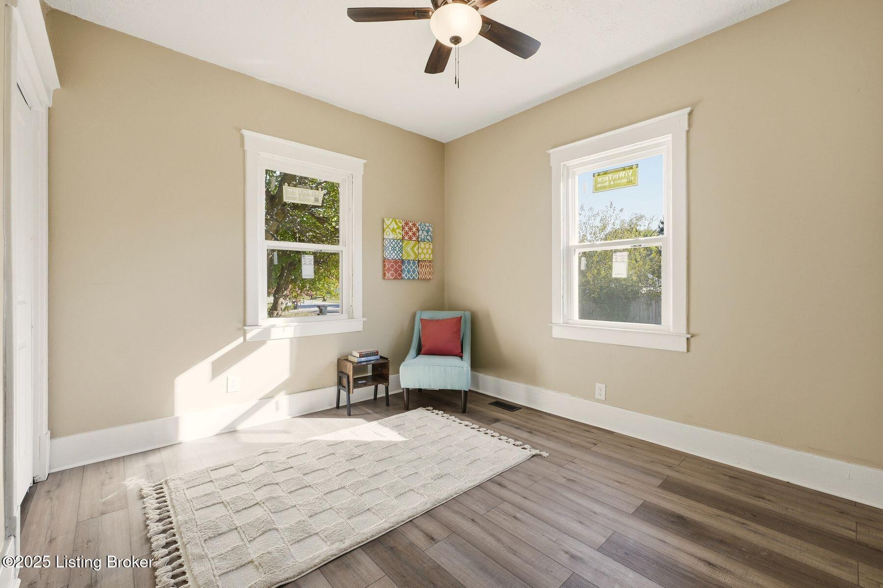 1225 Manitau Ave