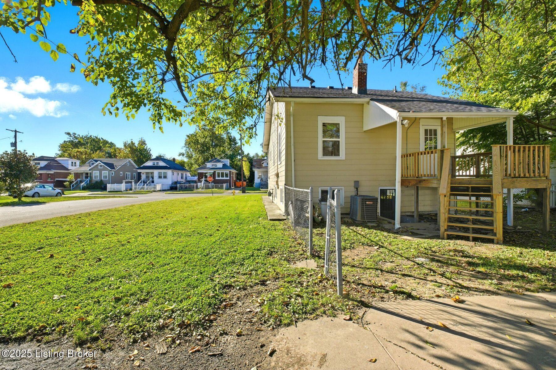 1225 Manitau Ave