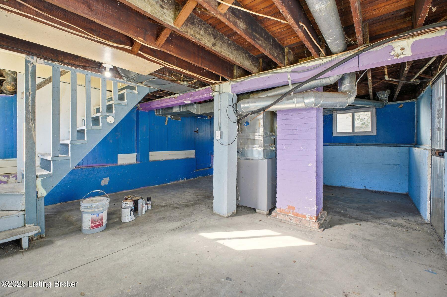 1225 Manitau Ave