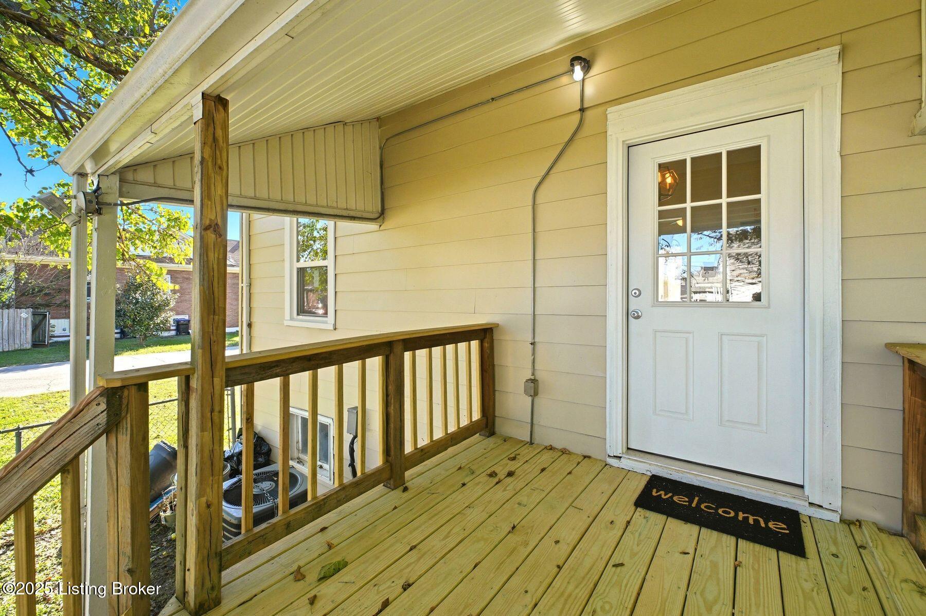 1225 Manitau Ave