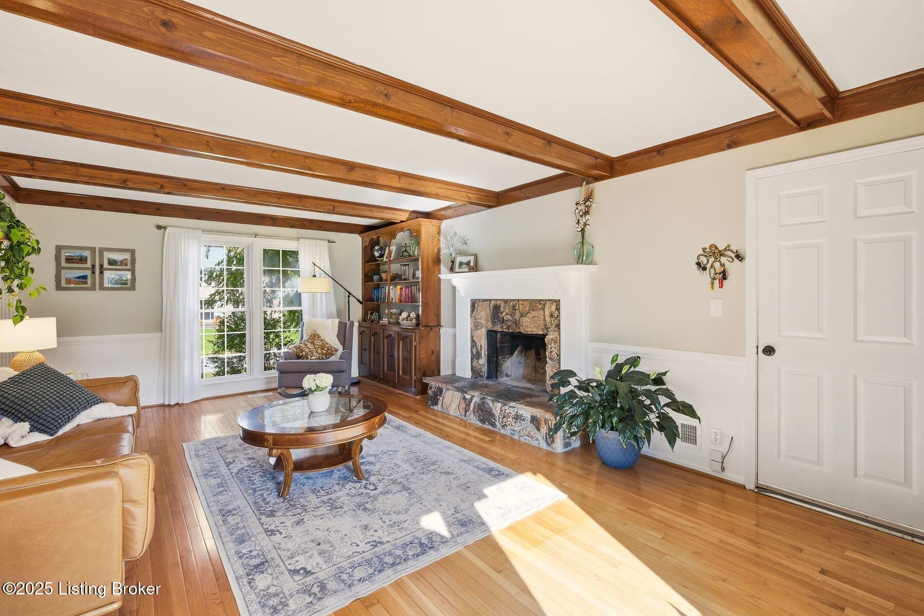 3616 Locust E Cir