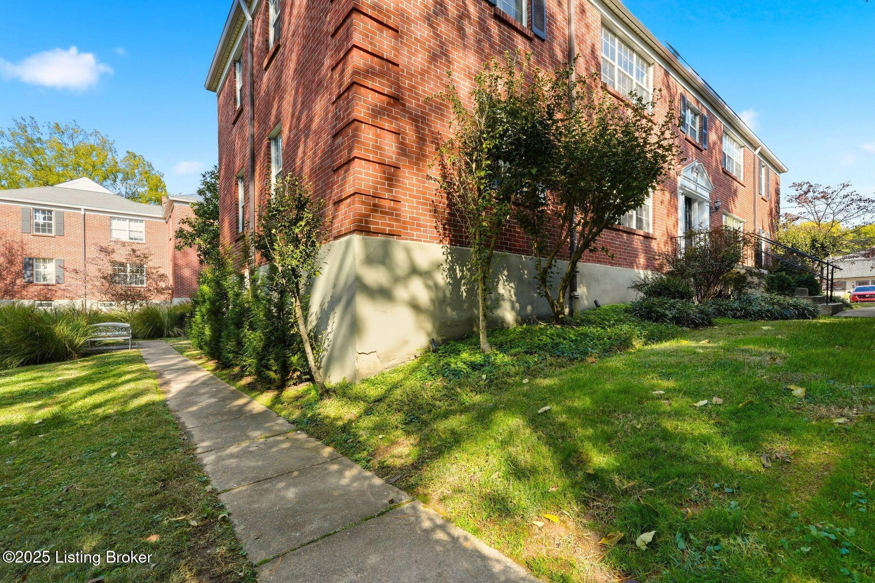 114 Crescent Ave A4