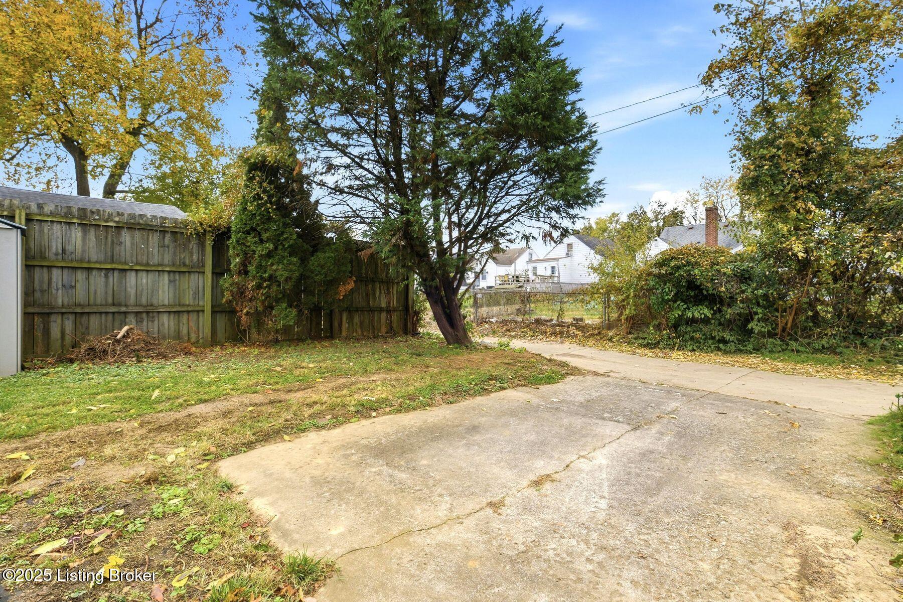 1250 Lydia St