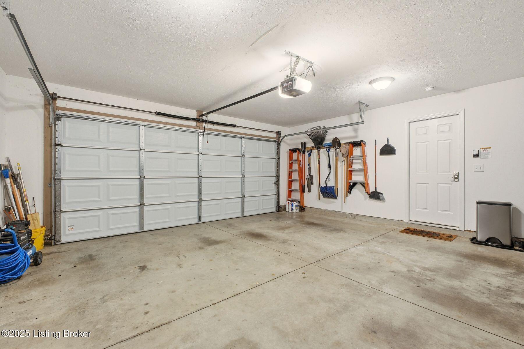 1002 Station Pointe Ln