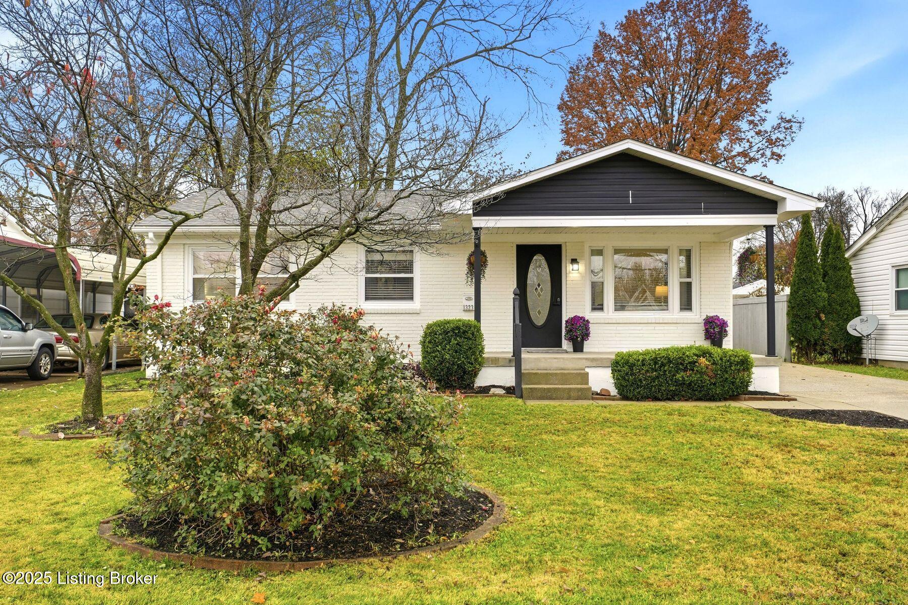 1323 Lacona Ln