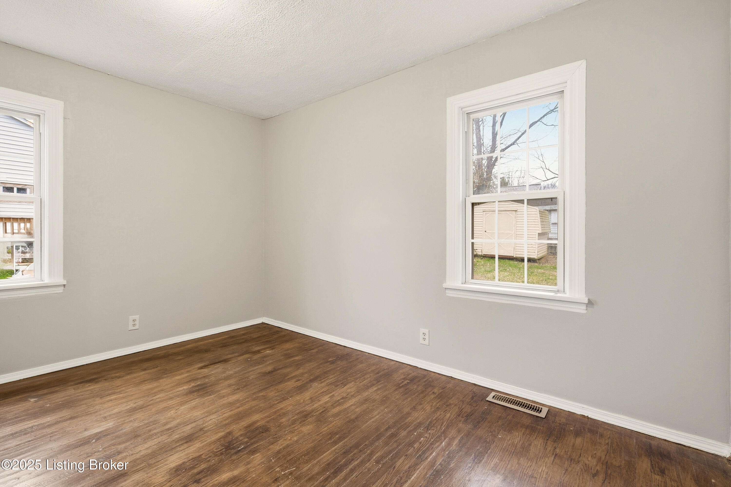 1812 Roosevelt Ave