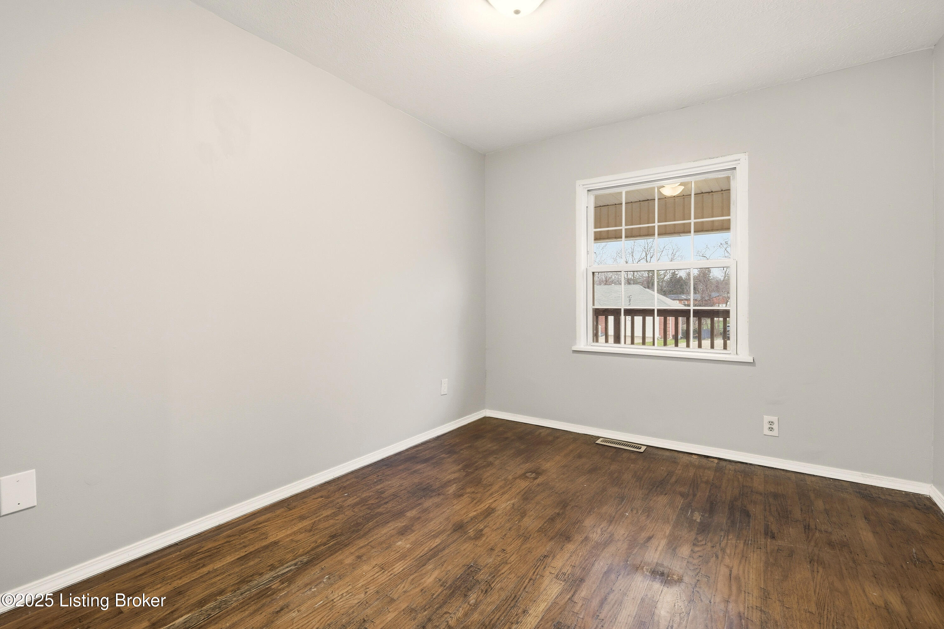 1812 Roosevelt Ave