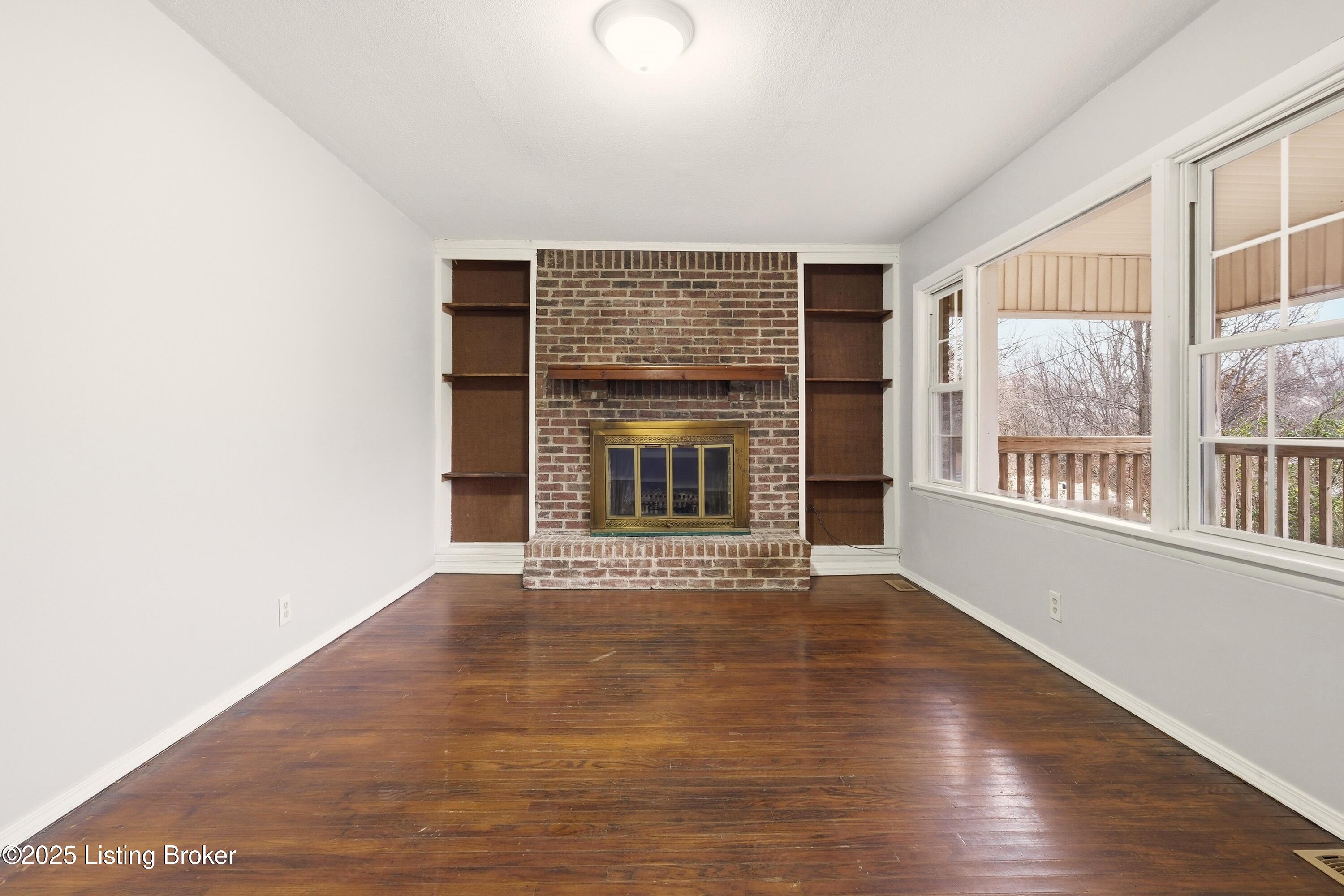 1812 Roosevelt Ave