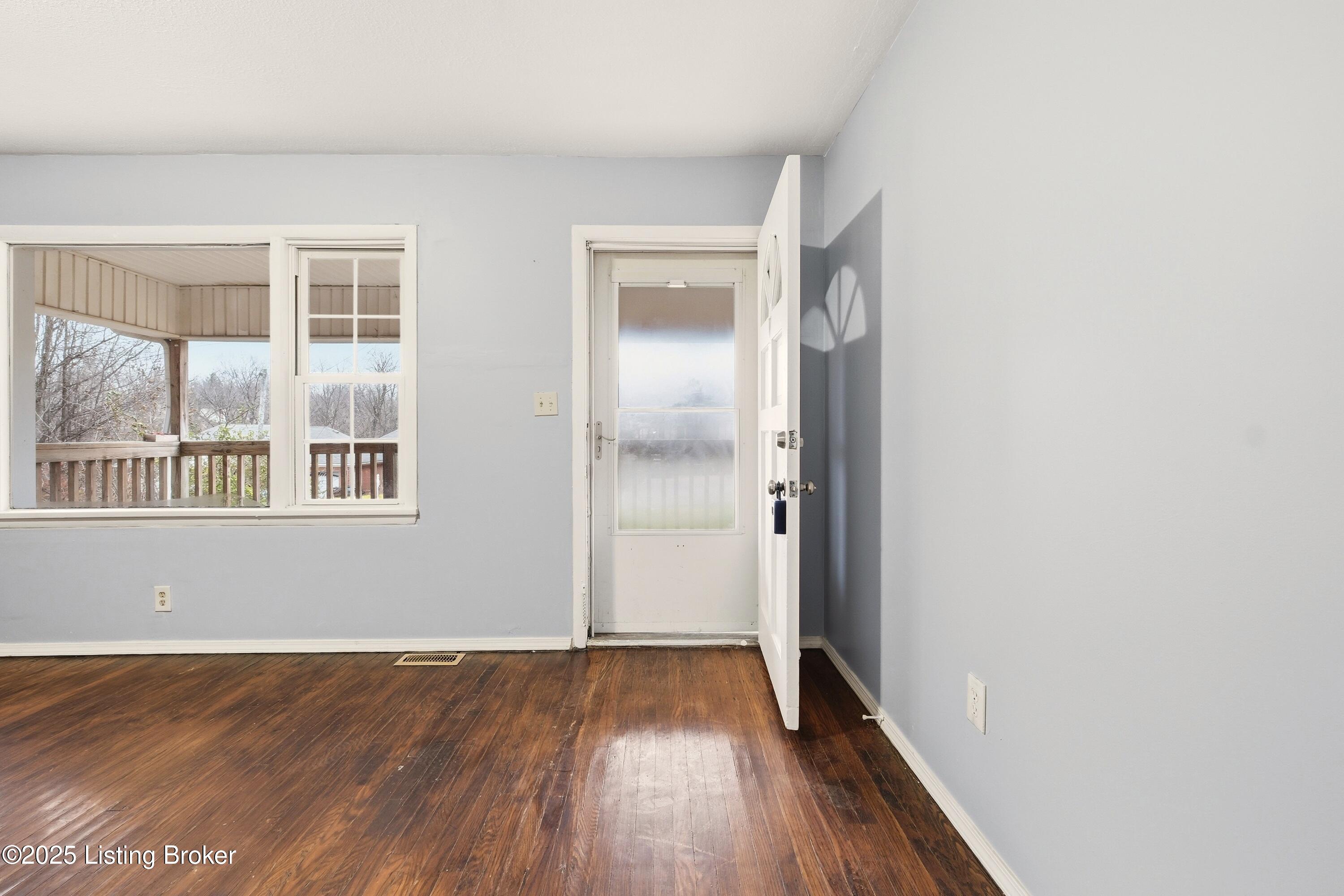 1812 Roosevelt Ave
