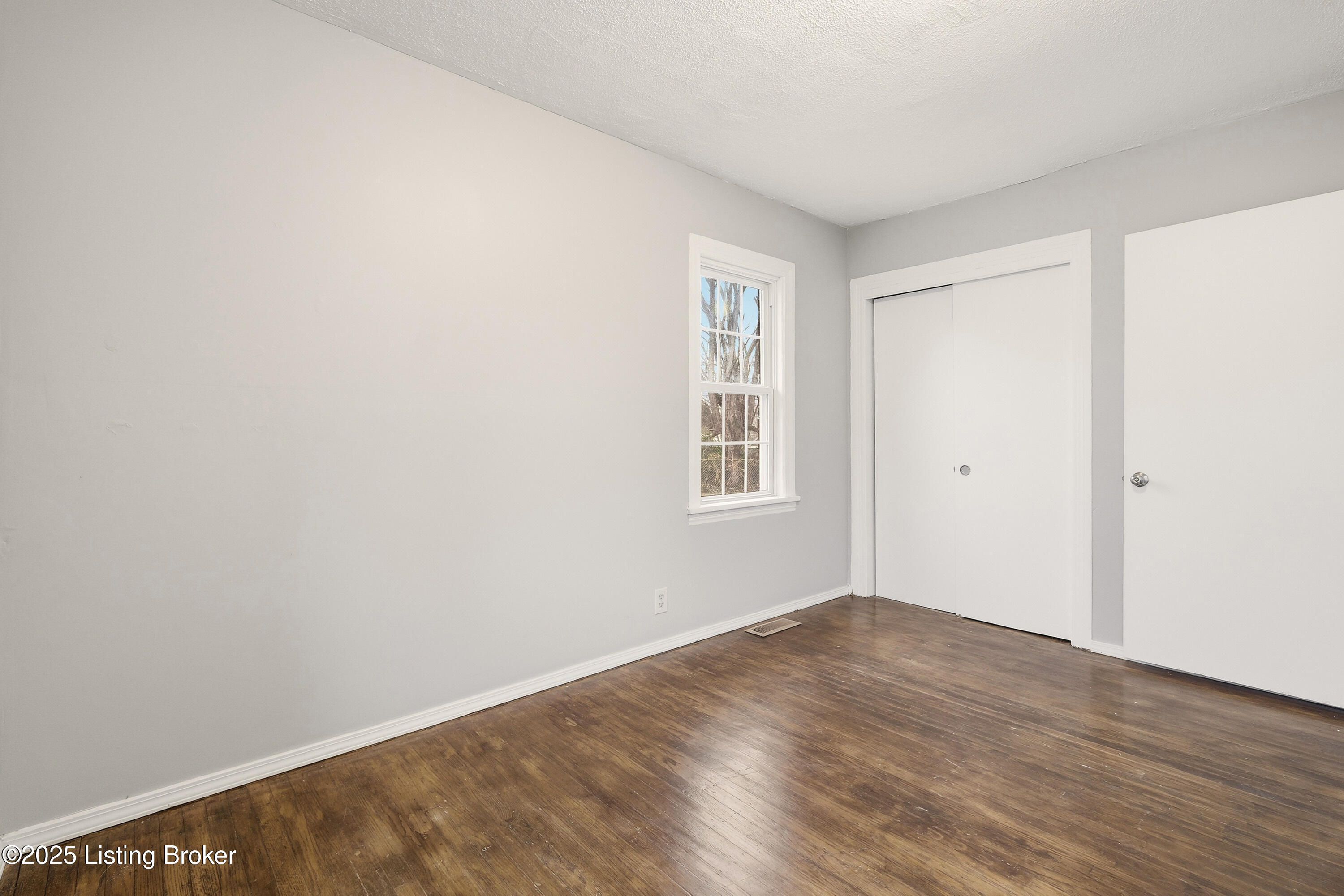 1812 Roosevelt Ave