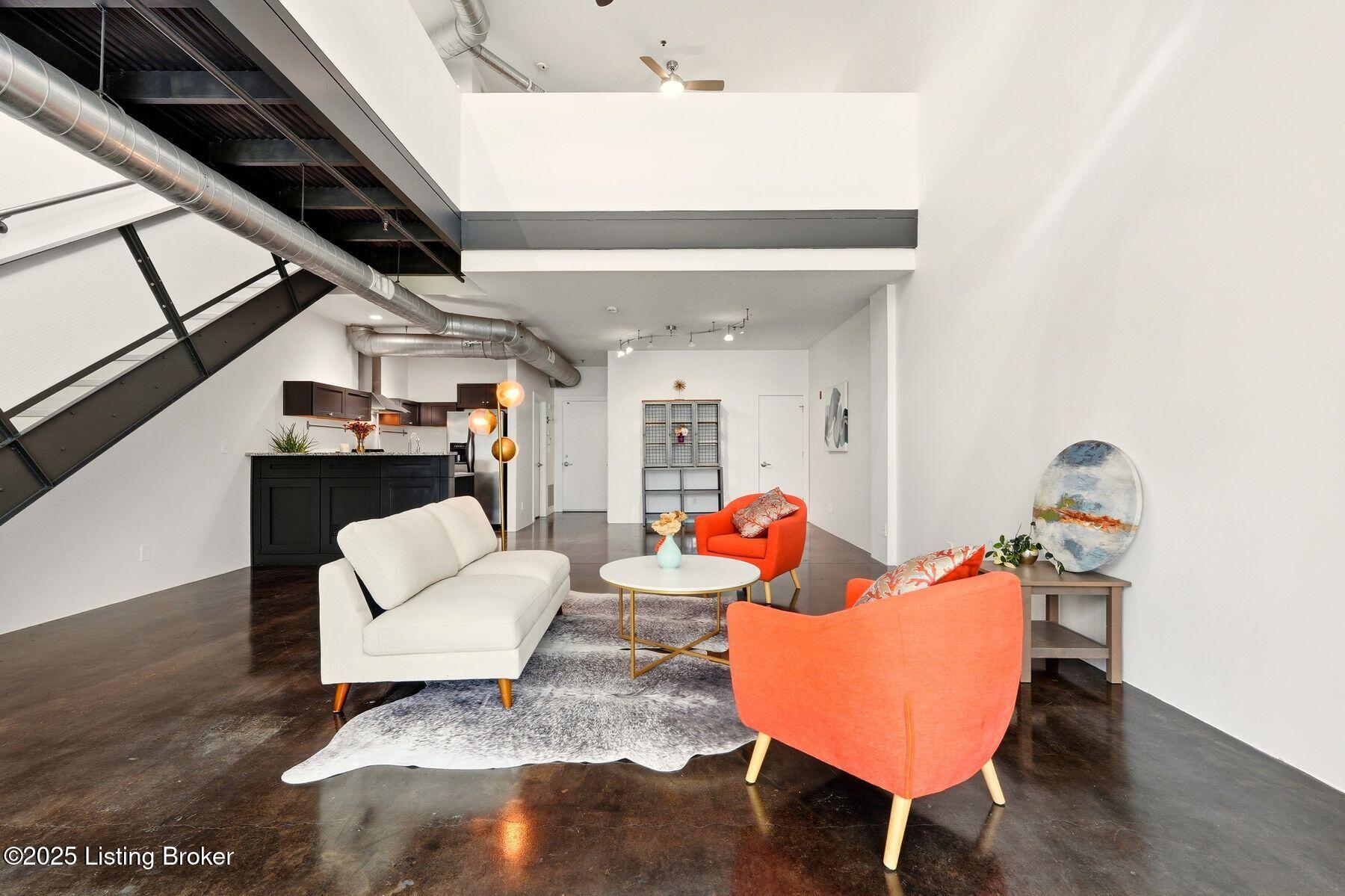 400 E Main St 308