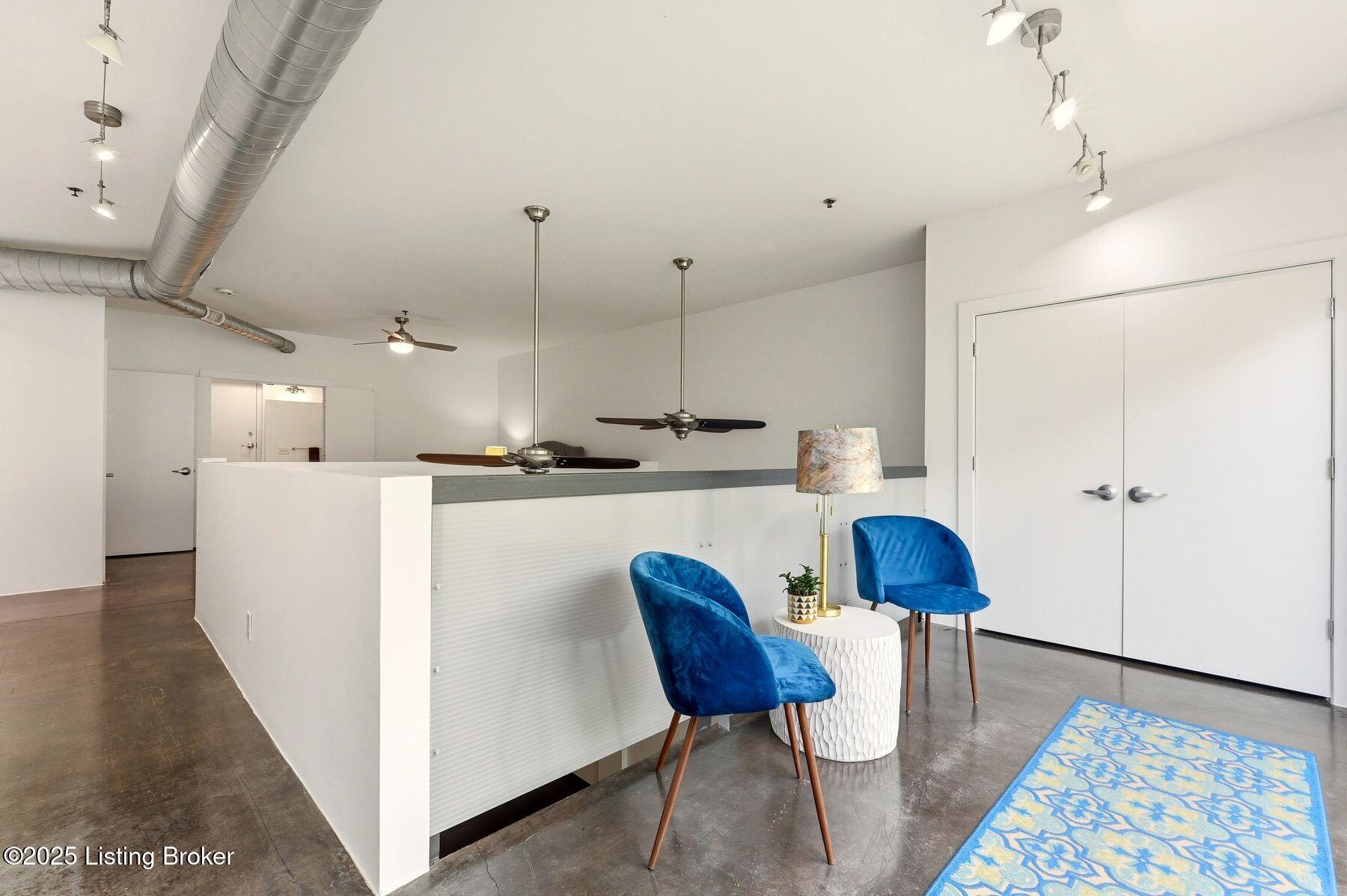 400 E Main St 308