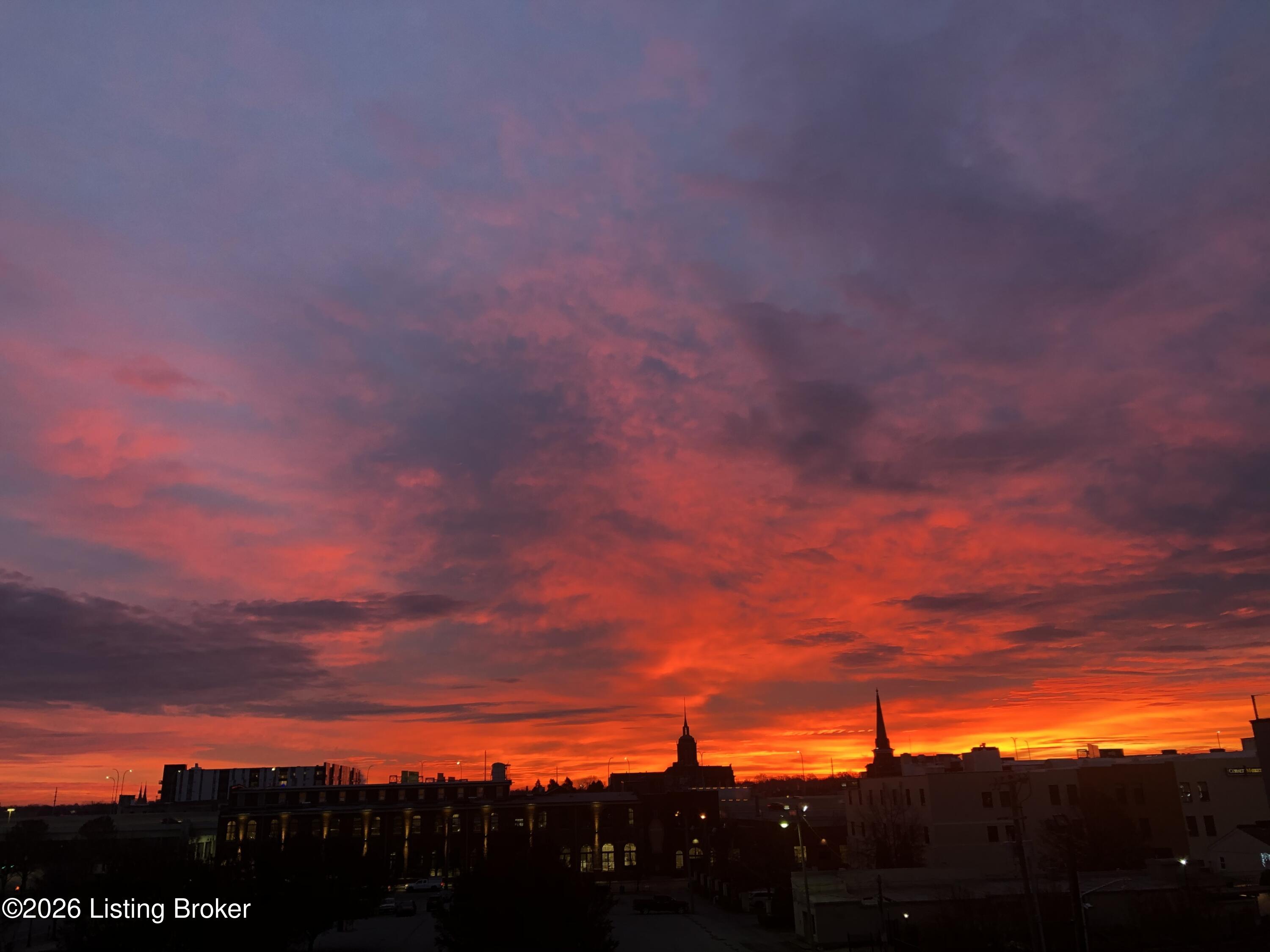 400 E Main St 308