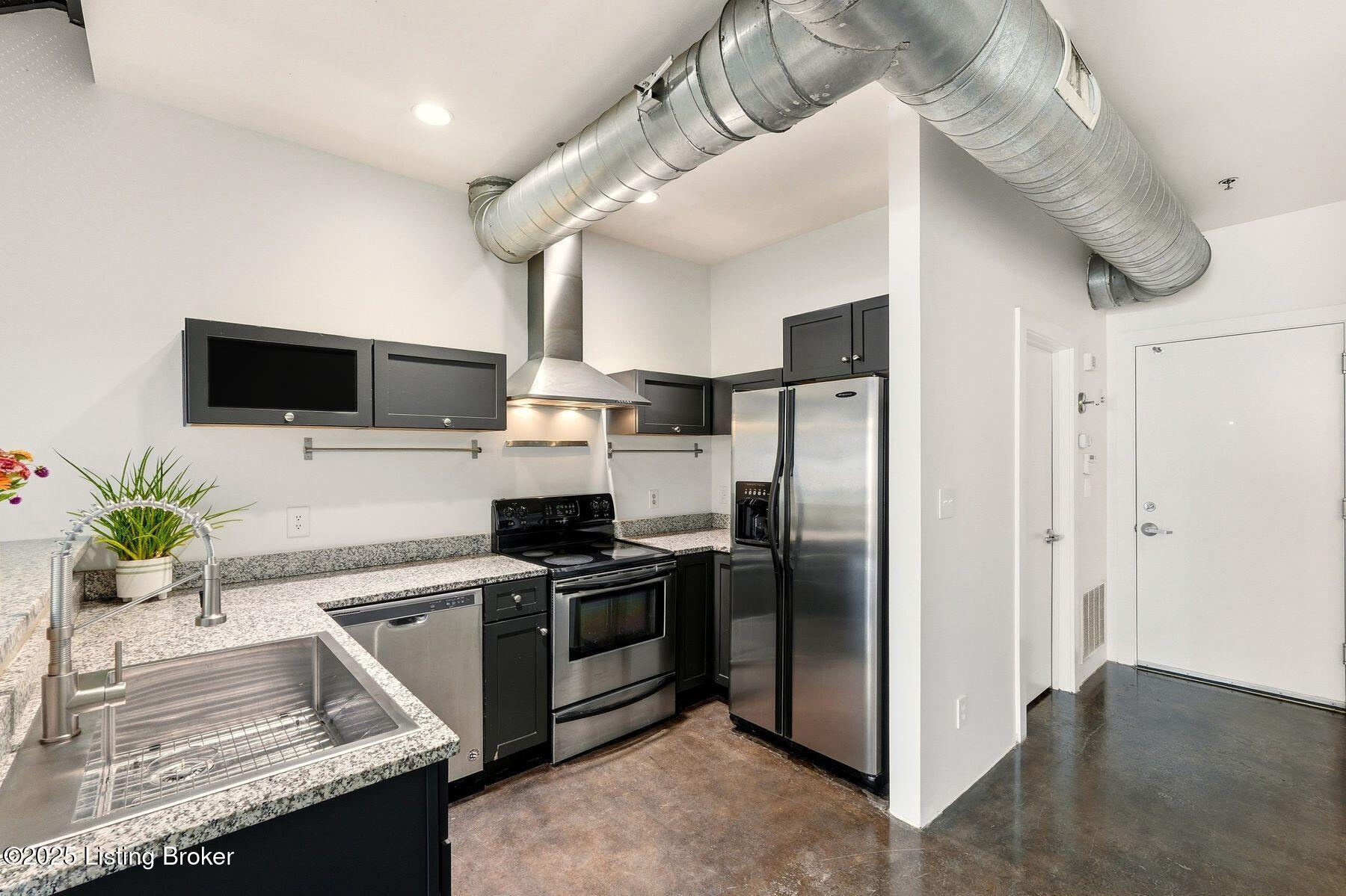 400 E Main St 308