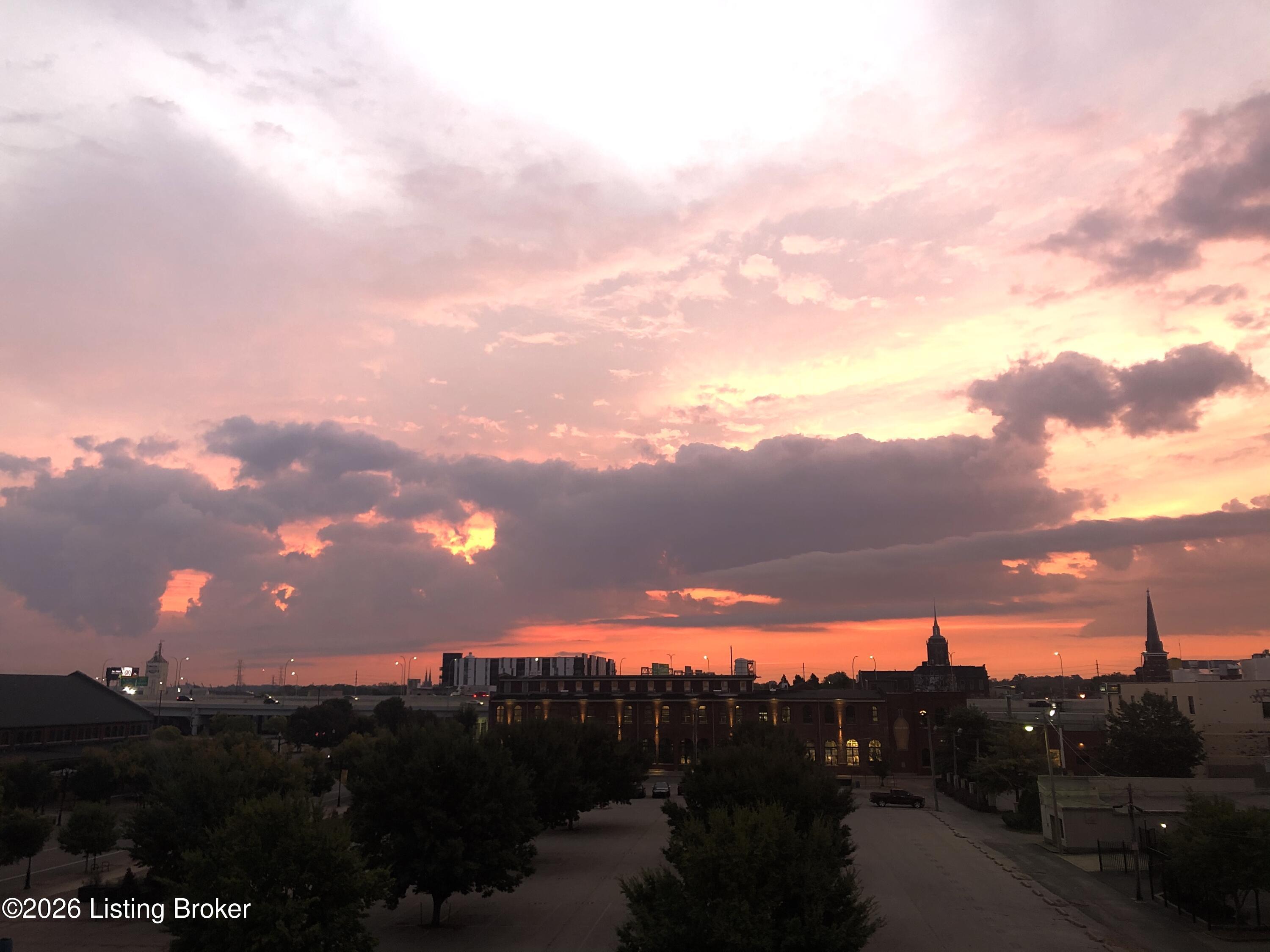 400 E Main St 308