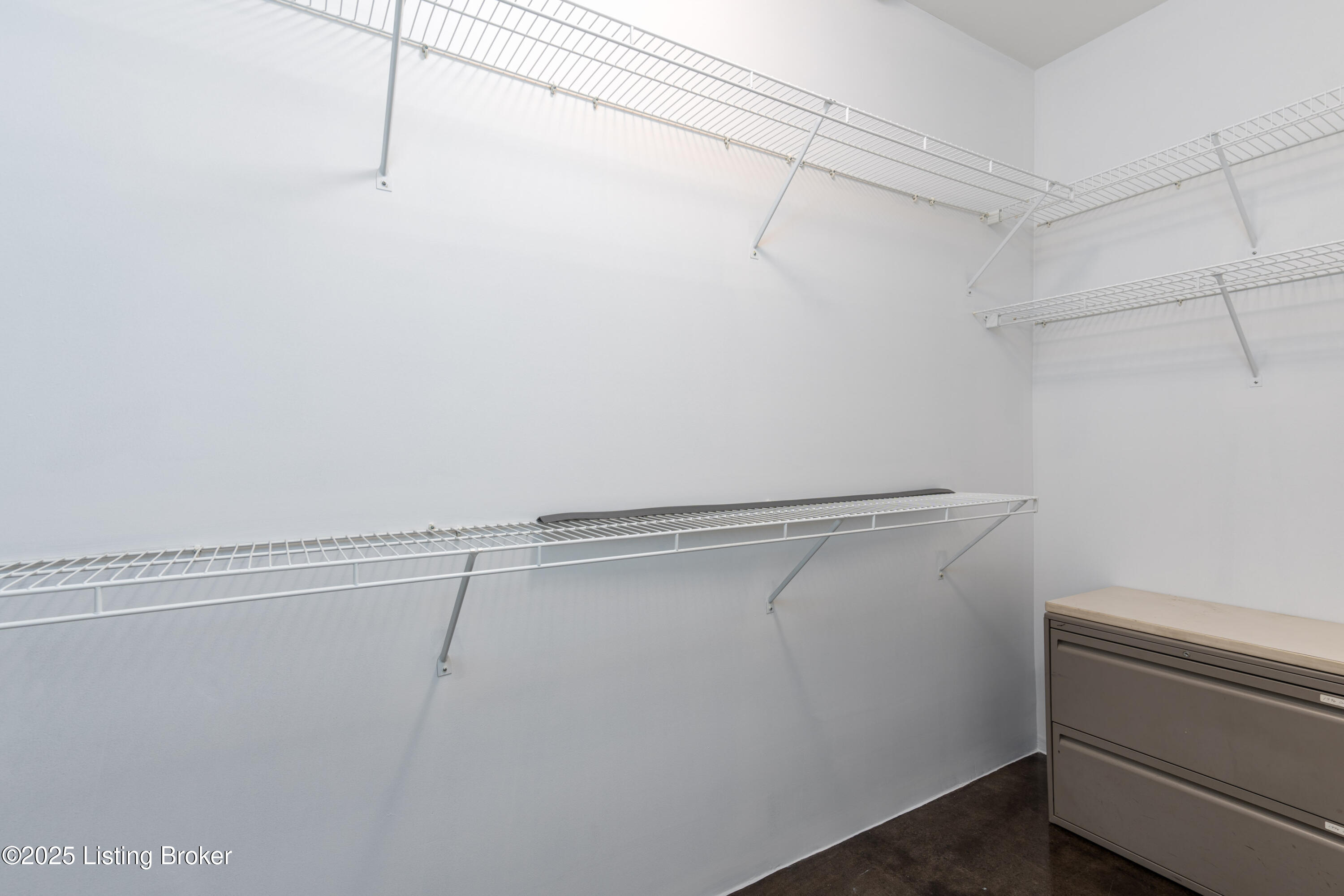 400 E Main St 308