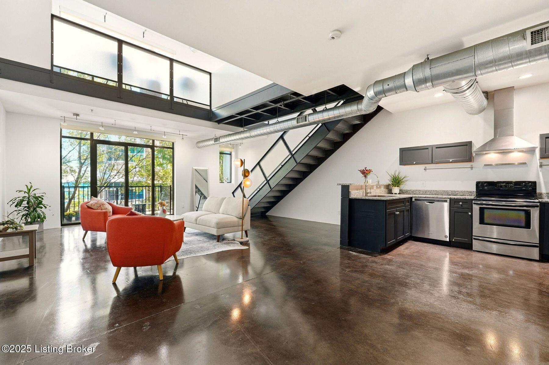 400 E Main St 308