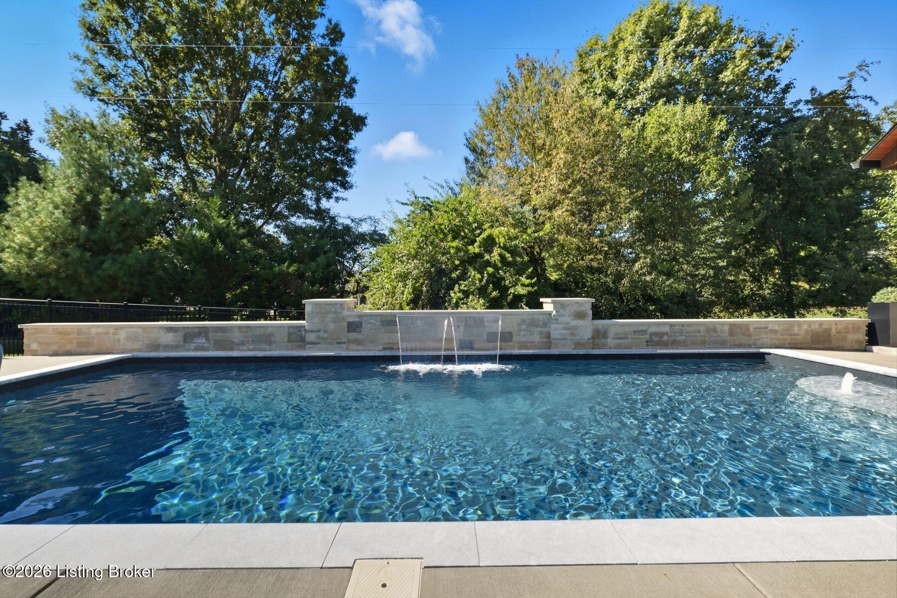 7505 Lone Oak Ct