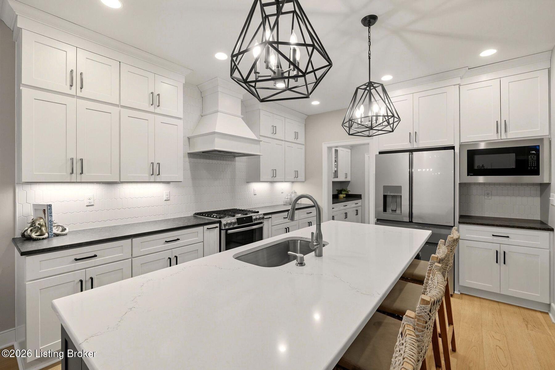 7505 Lone Oak Ct